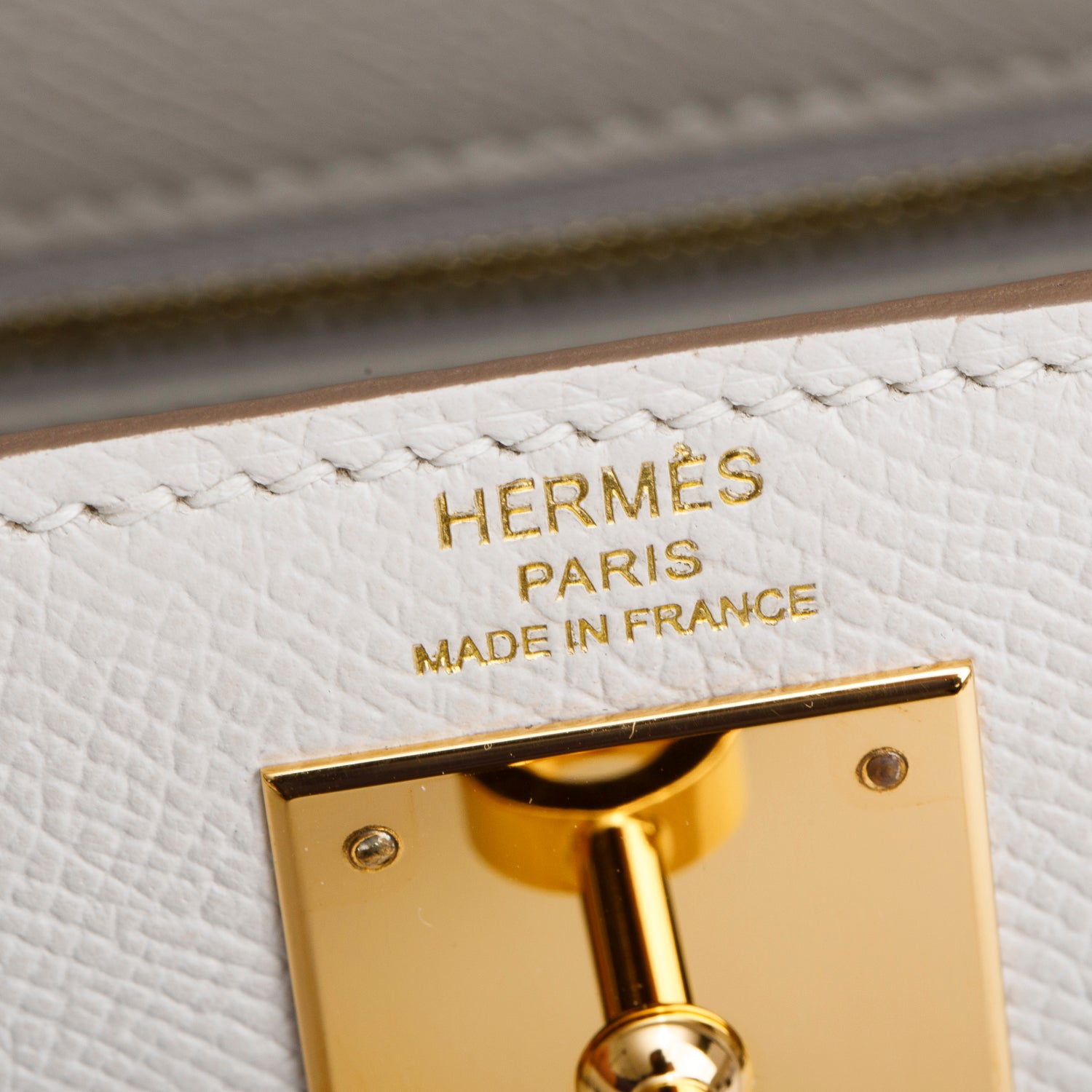 Hermes 2023 Gris Pale Epsom Kelly II Sellier 28 w/ Strap, Box & Receipt