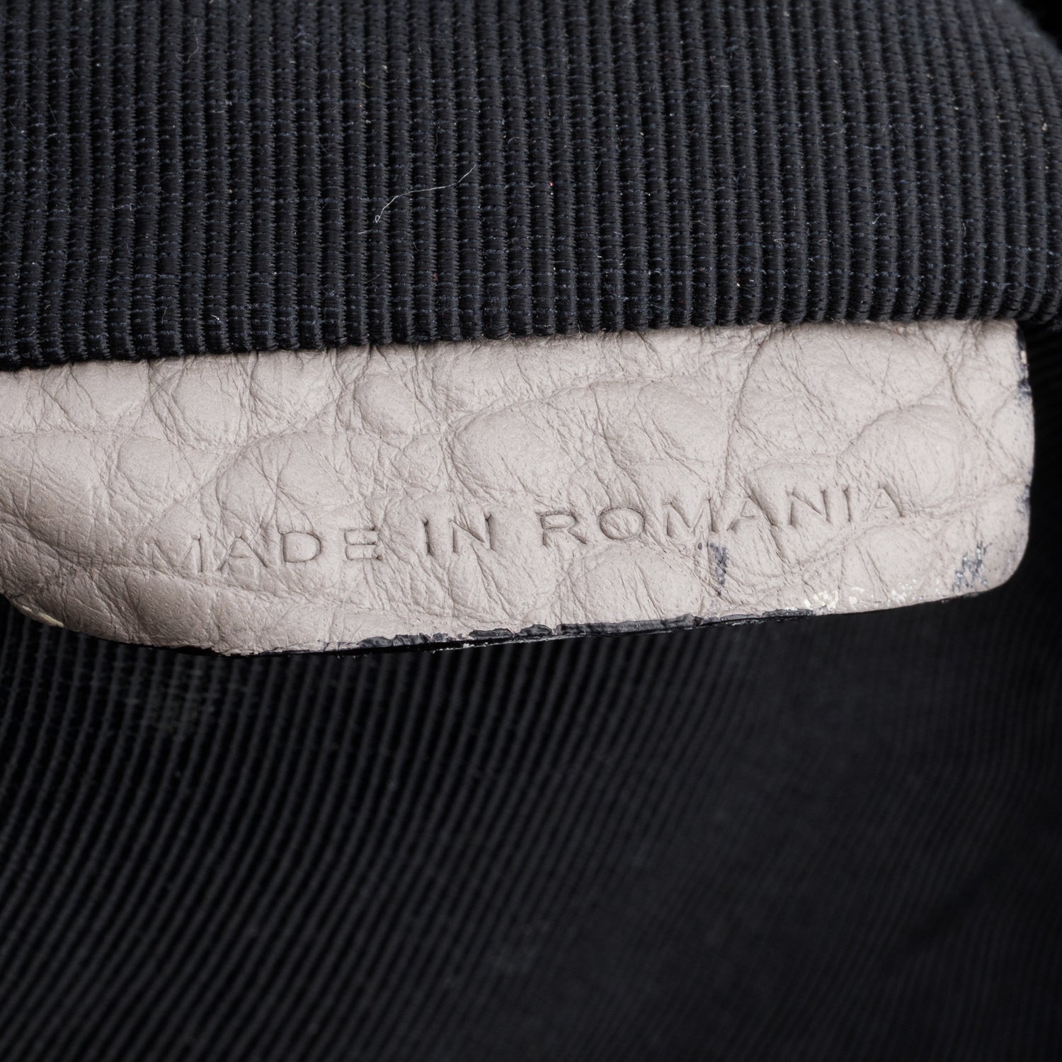 Burberry Grey Check Embossed Heritage Grain Leather Dewsbury Tote w/ Strap