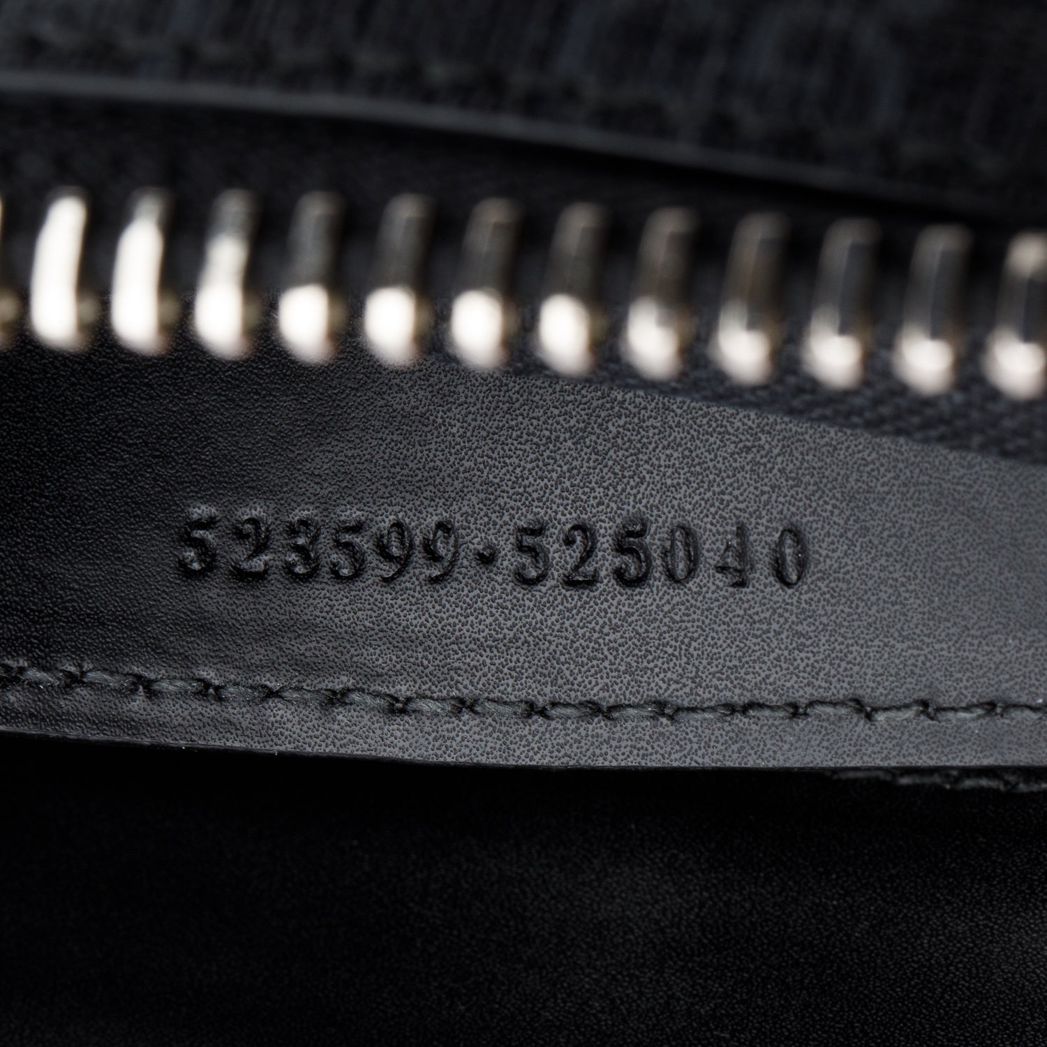 Gucci Black GG Supreme Small Messenger Bag