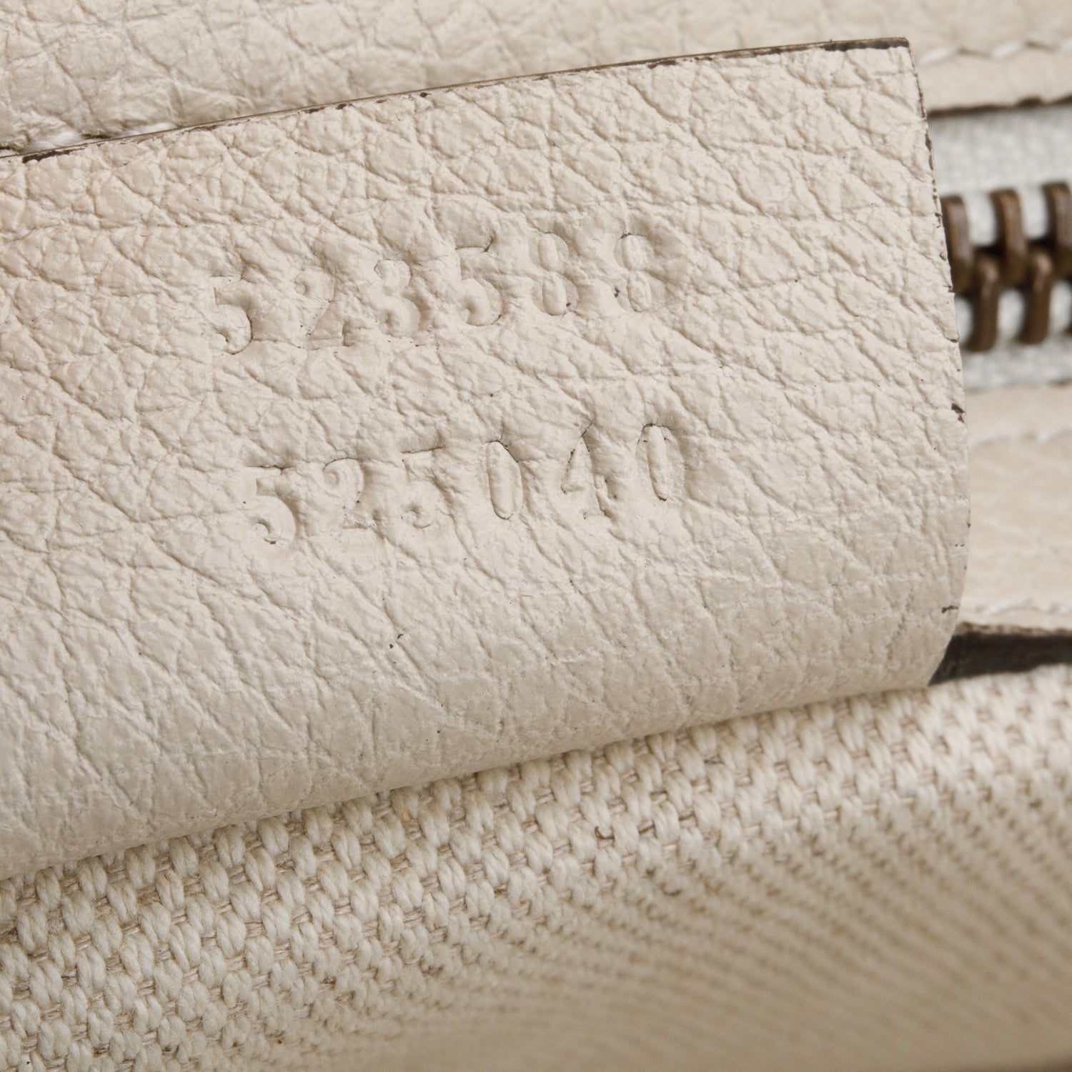 Gucci Cream Grained Calfskin Logo Half Moon Hobo