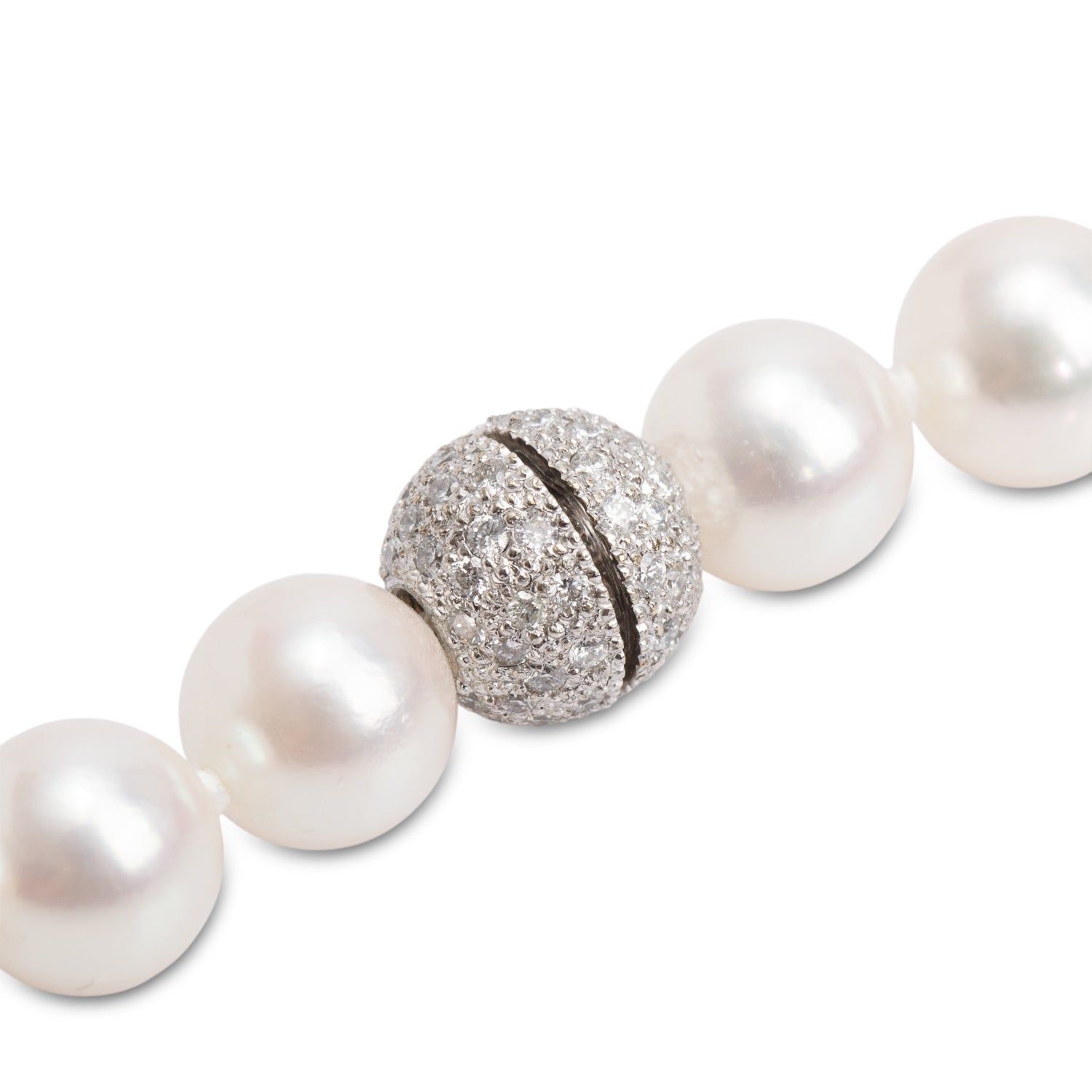 18k White Gold & Diamond Clasp 8-8.5 MM Pearl Necklace