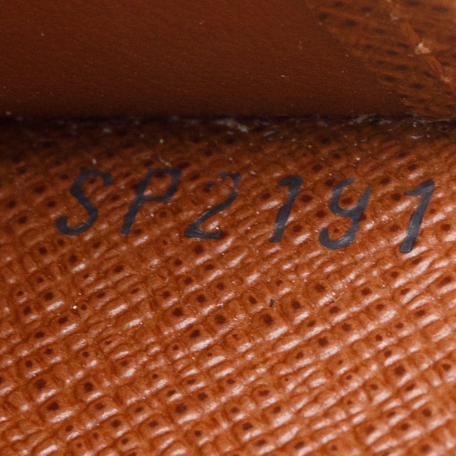 Louis Vuitton Monogram Medium Ring Agenda Cover