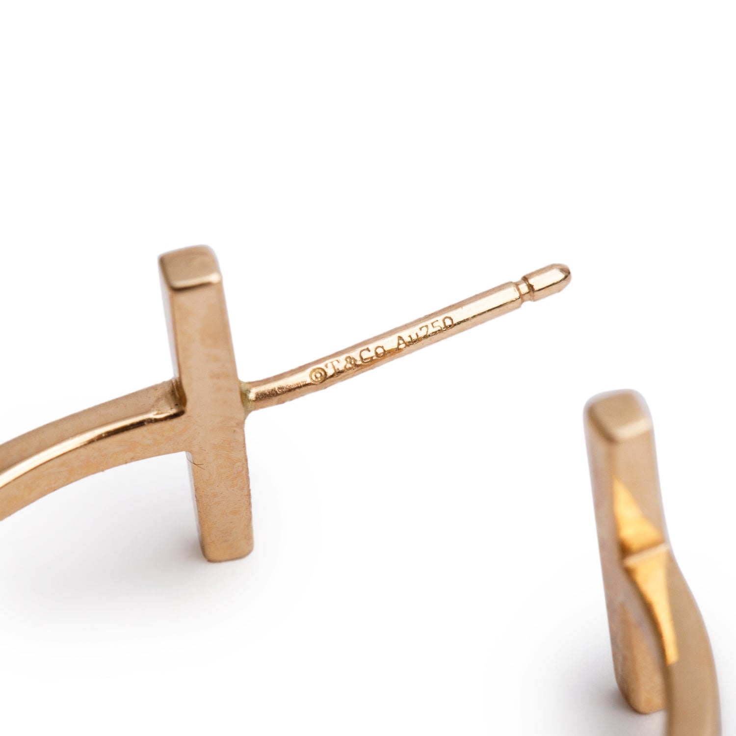 Tiffany & Co. 2025 18k Rose Gold Medium T Wire Hoop Earrings w/ Box & Receipt