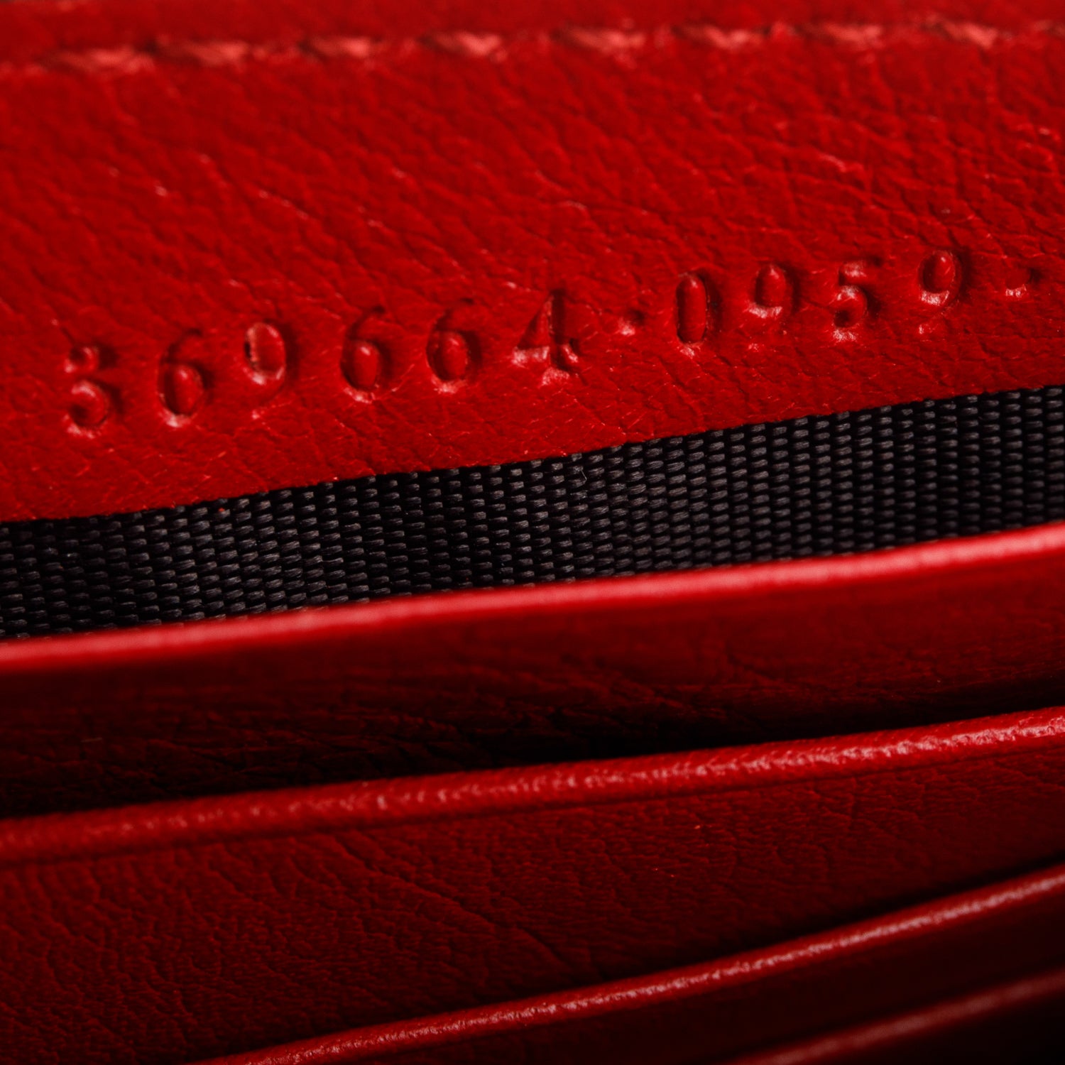 Gucci Red Shade Lux Calfskin Icon Wallet w/ Strap