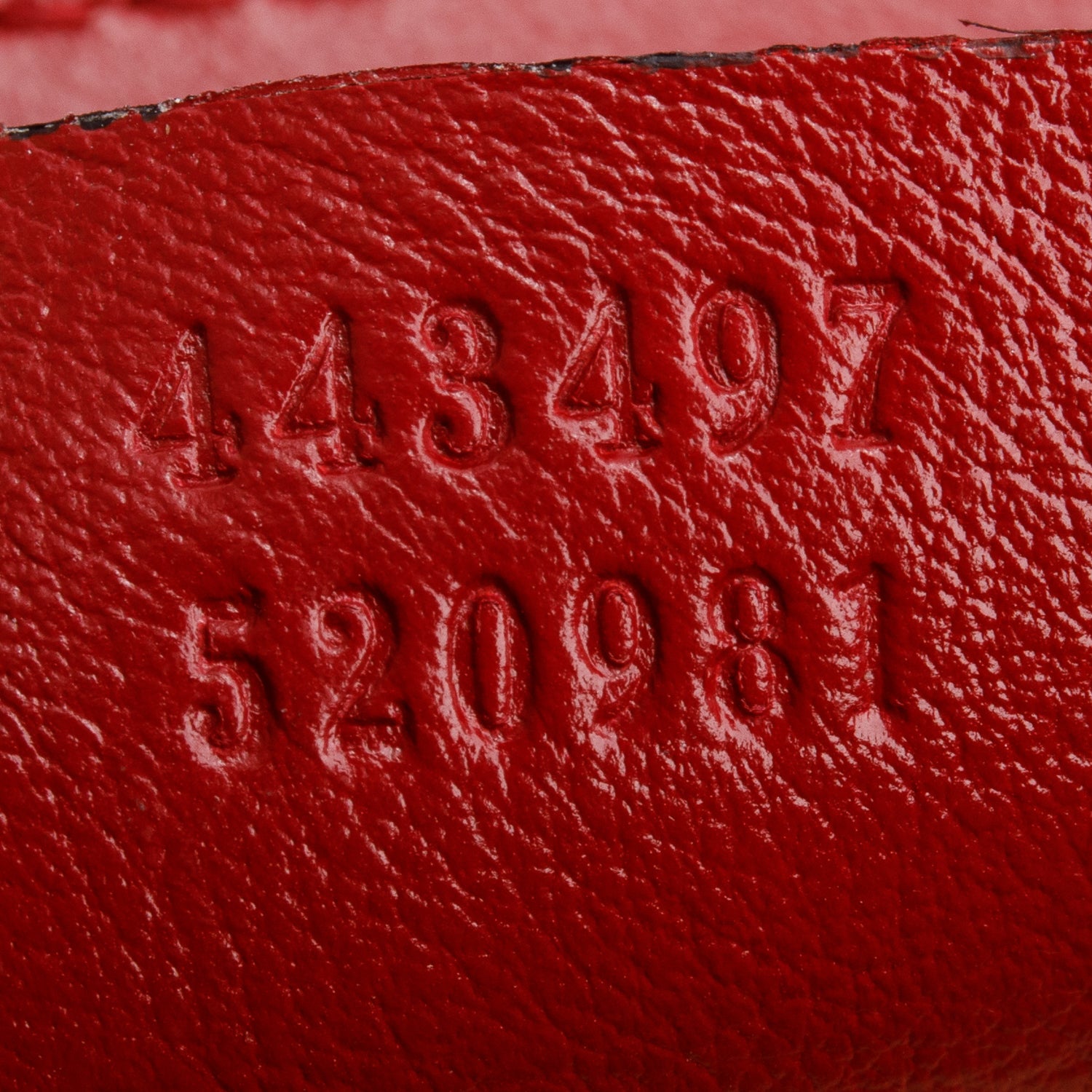 Gucci Black Red Vintage Effect Calfskin Matelasse Diaonal Medium Torchon GG Marmont Shoulder Bag