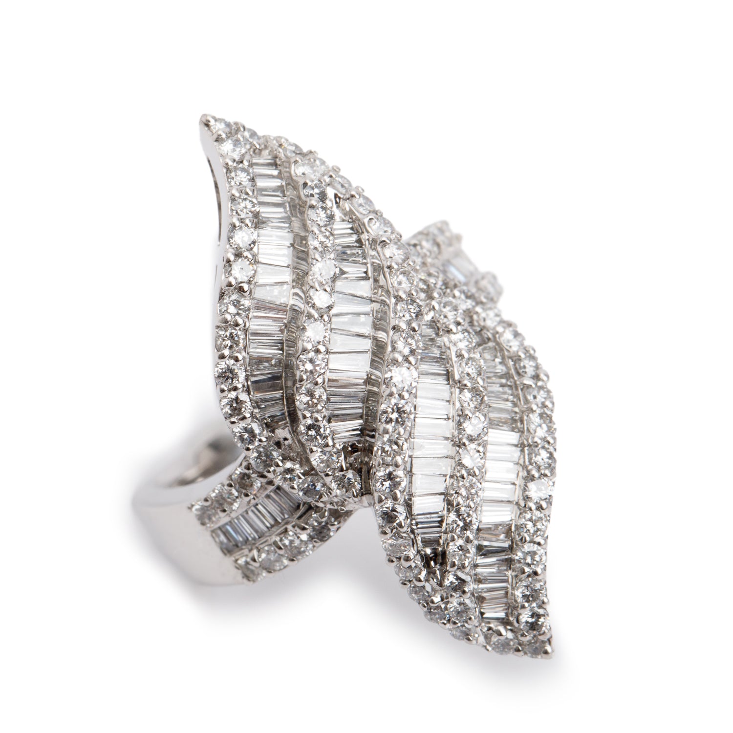 18k White Gold Diamond Cocktail Ring, Size 7.0