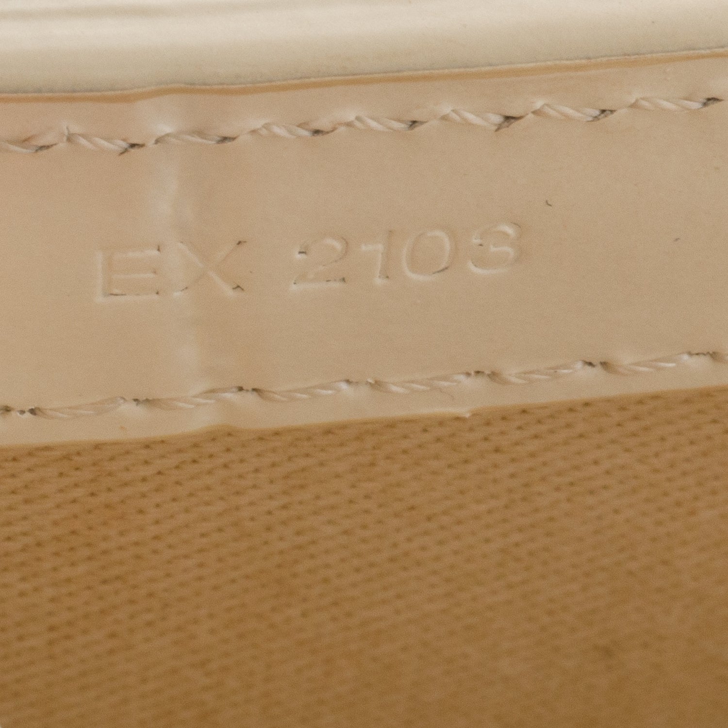 Jacquemus Cream Croc Embossed Glazed Calfskin Le Grand Bambino w/ Strap