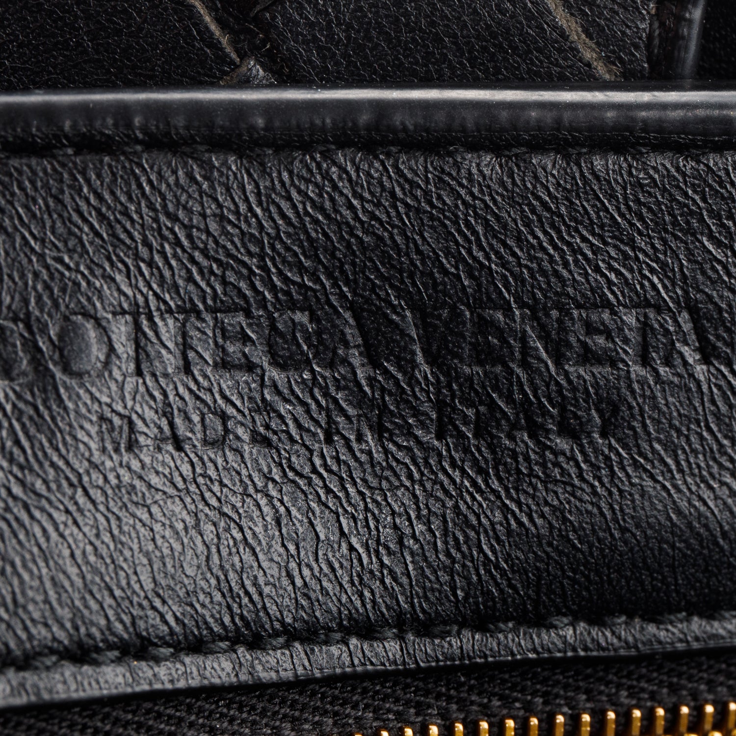 Bottega Veneta 2023 Black Nappa Intrecciato Medium Andiamo Shoulder Bag w/ Receipt