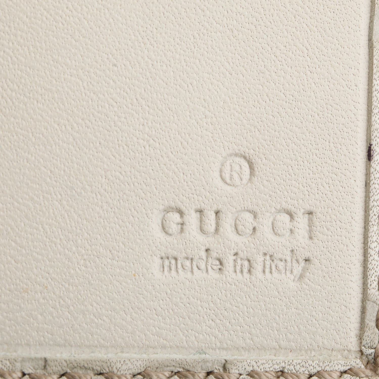 Gucci Beige Signature Smooth Leather Emblem Passport Case