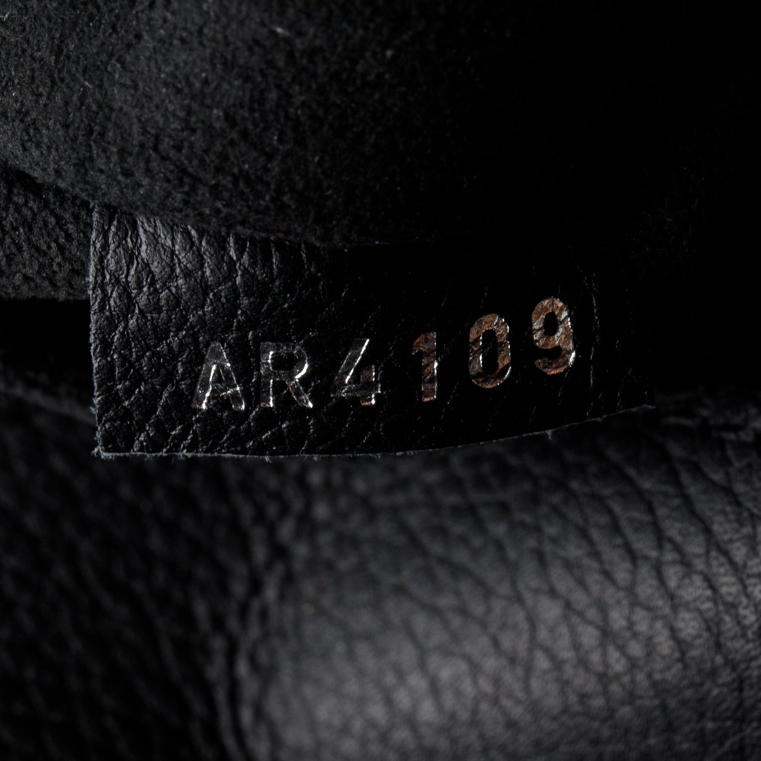 Louis Vuitton Black Soft Calfskin Lockme Ever MM w/ Strap