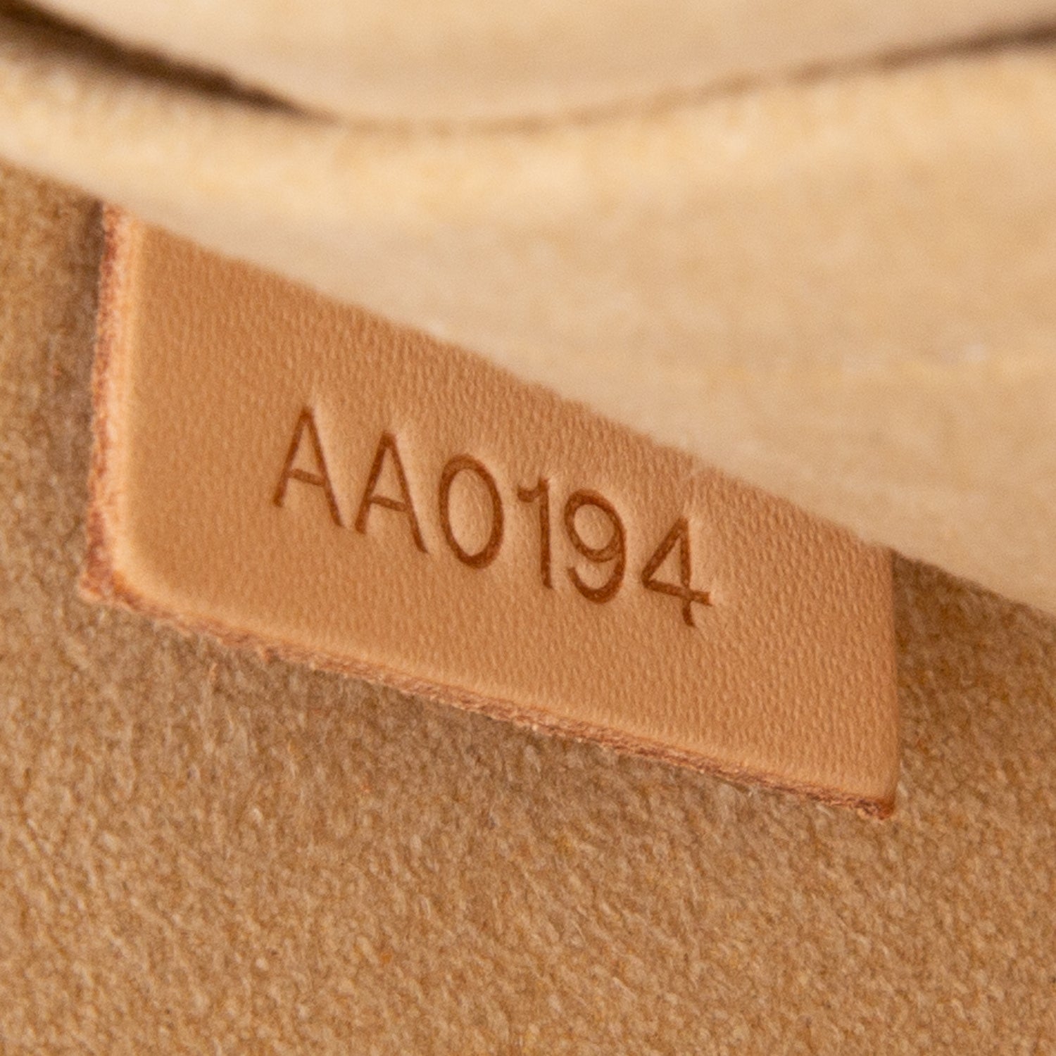 Louis Vuitton Monogram Pochette Milla MM