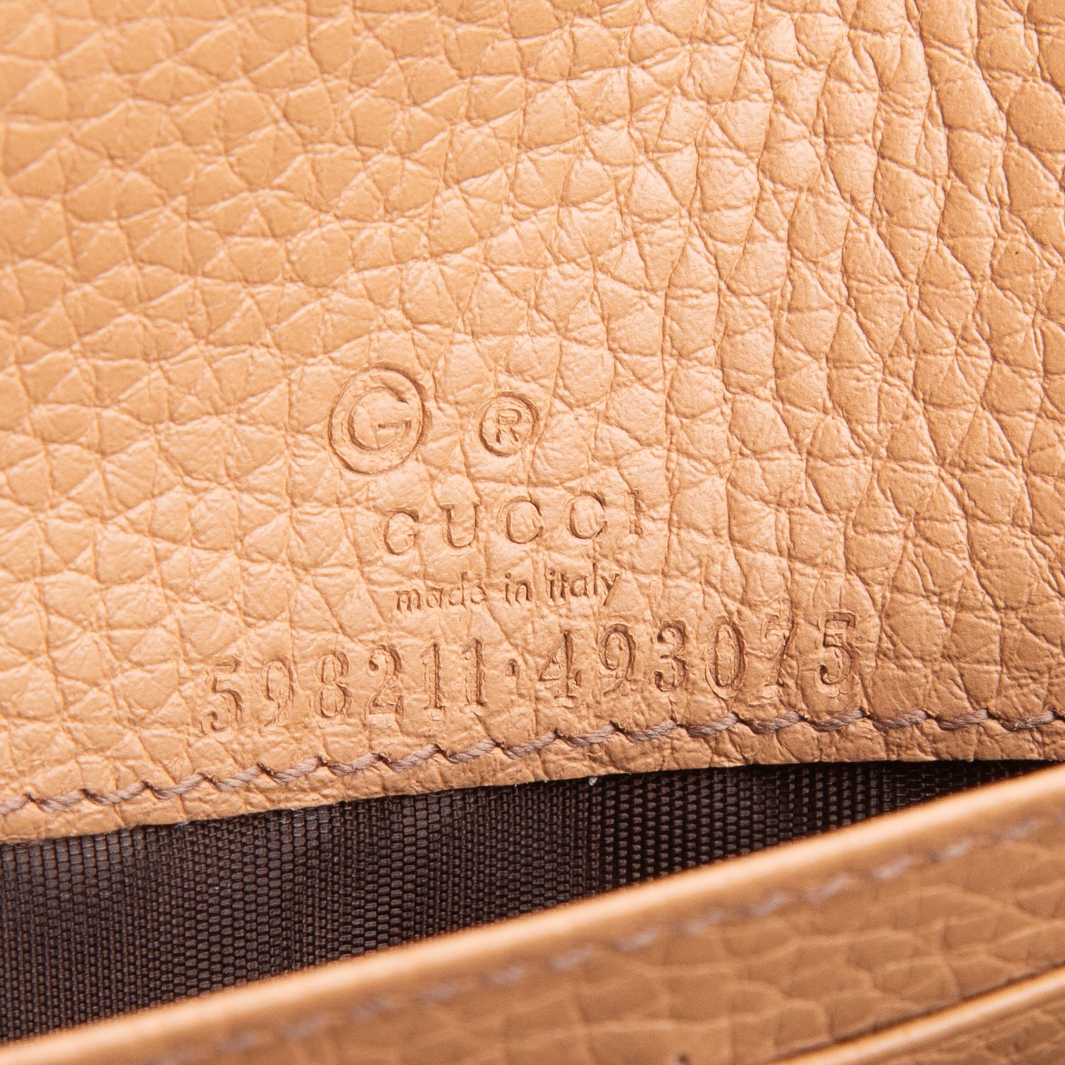 Gucci Beige Pebbled Calfskin Soho Wallet on Chain w/ Box