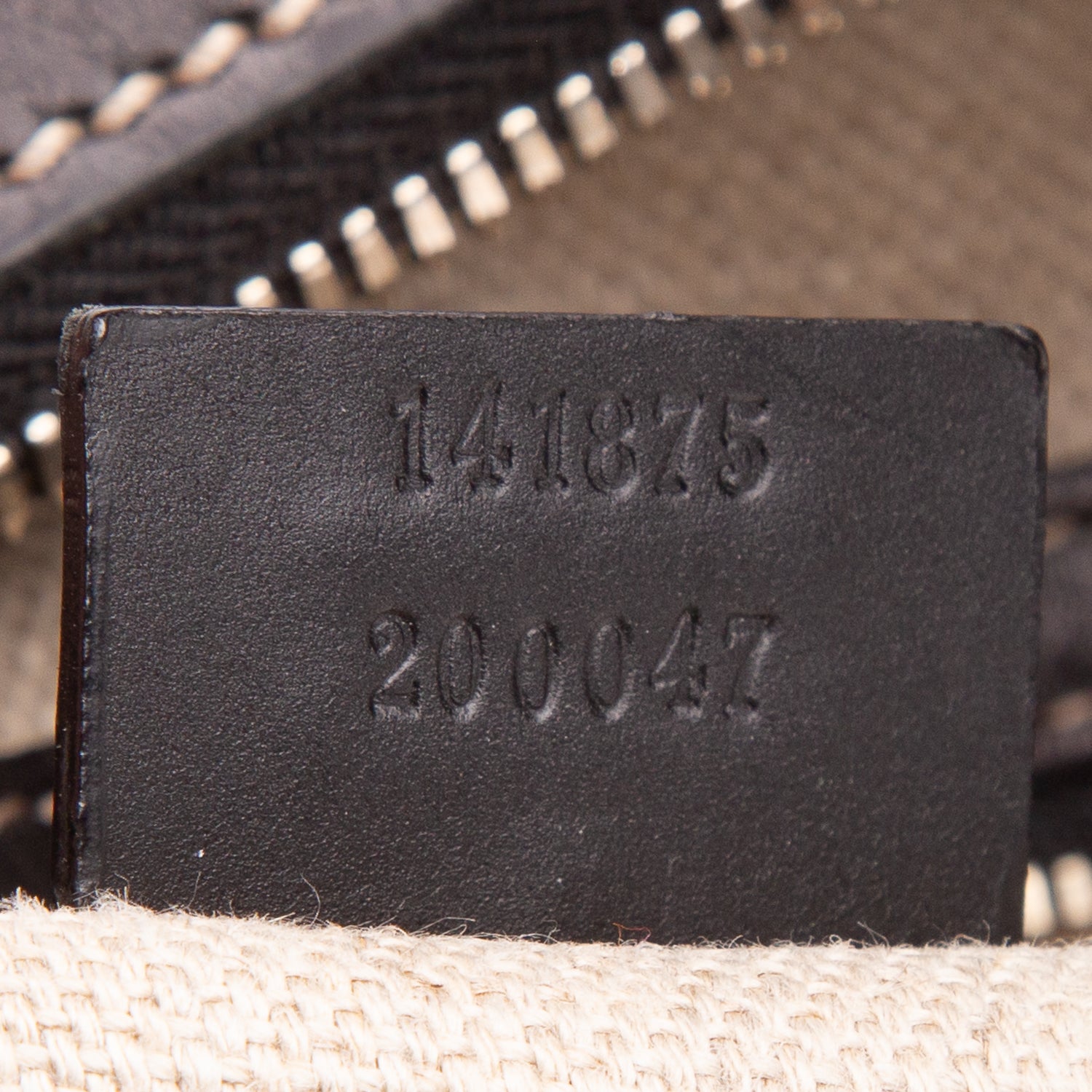 Gucci White Canvas Black Leather Hysteria Crest Hobo Bag