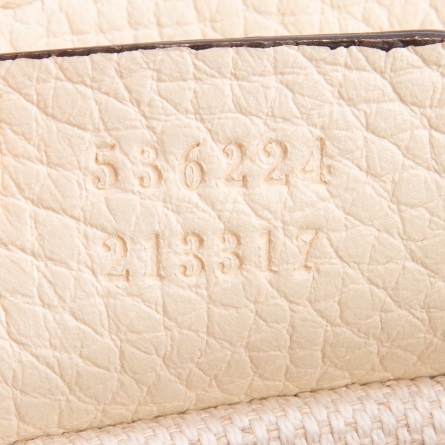 Gucci Cream Pebbled Calfksin Medium Soho Chain Crossbody Bag
