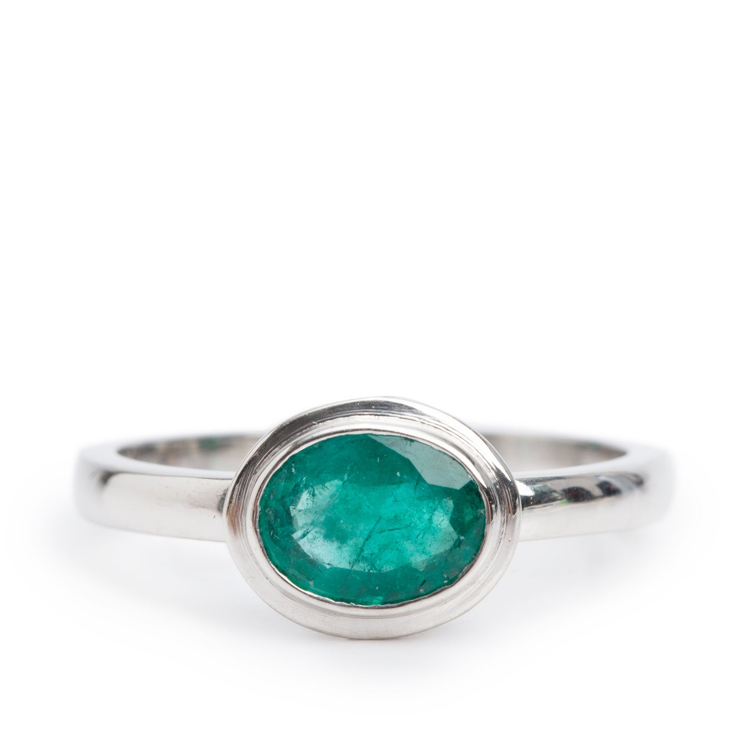 14k White Gold Emerald Solitaire Ring, Size 7.75