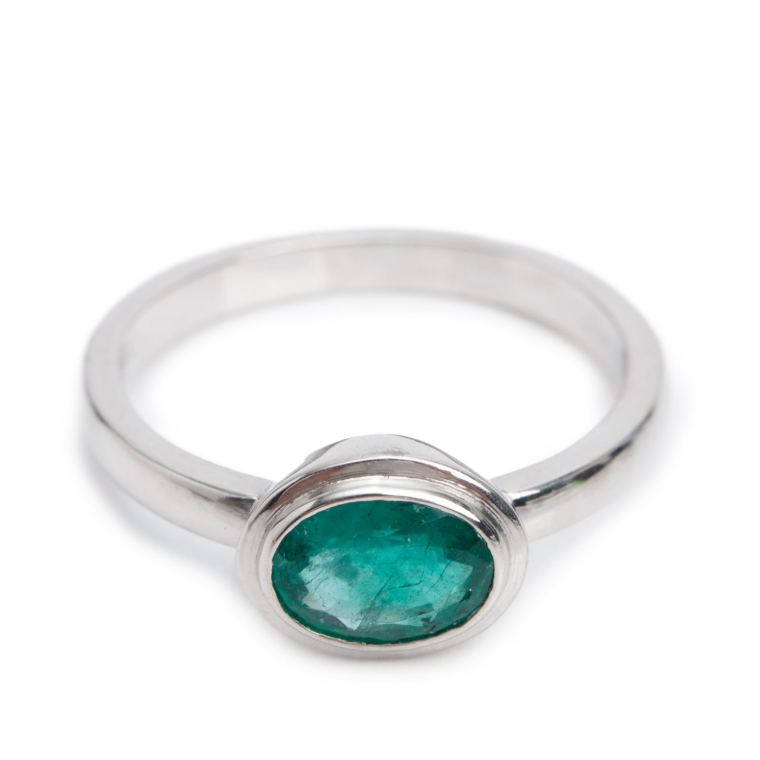14k White Gold Emerald Solitaire Ring, Size 7.75