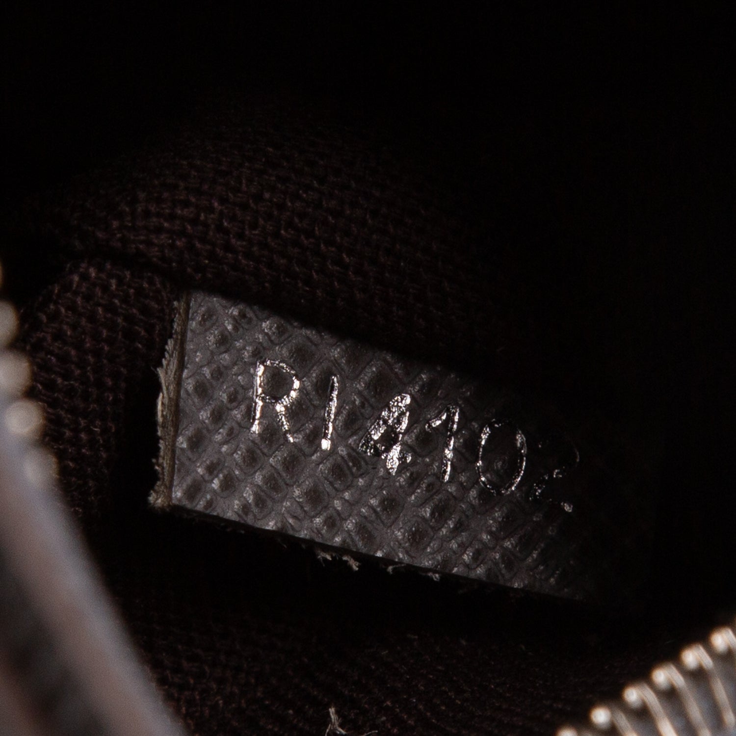 Louis Vuitton Grey Taiga Leather Neo Pavel
