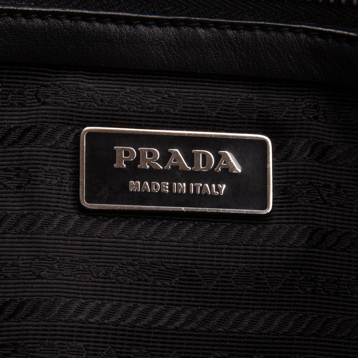 Prada Black Vitello Easy Lock Shoulder Bag w/ Authenticity Card