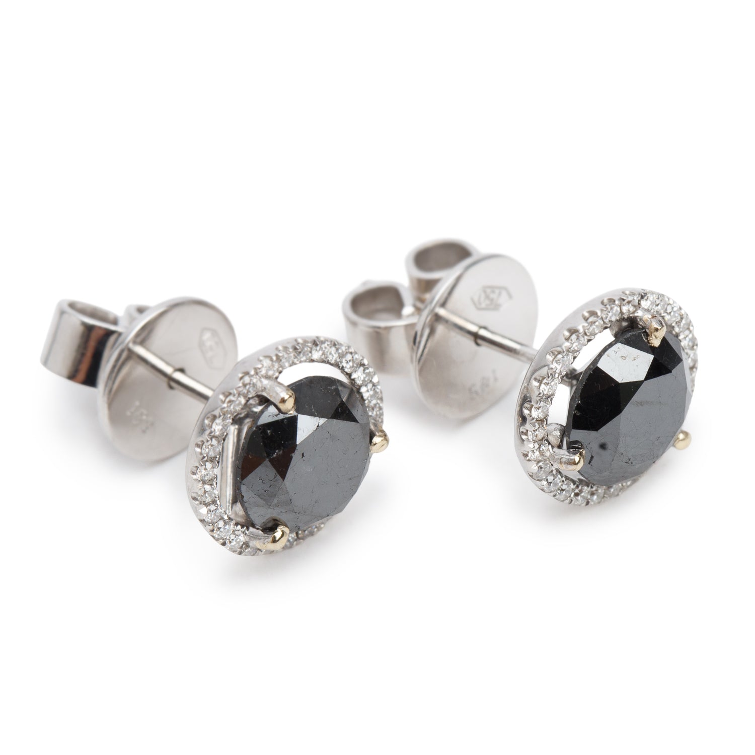 18k White Gold  Black & White Diamond Stud Earrings