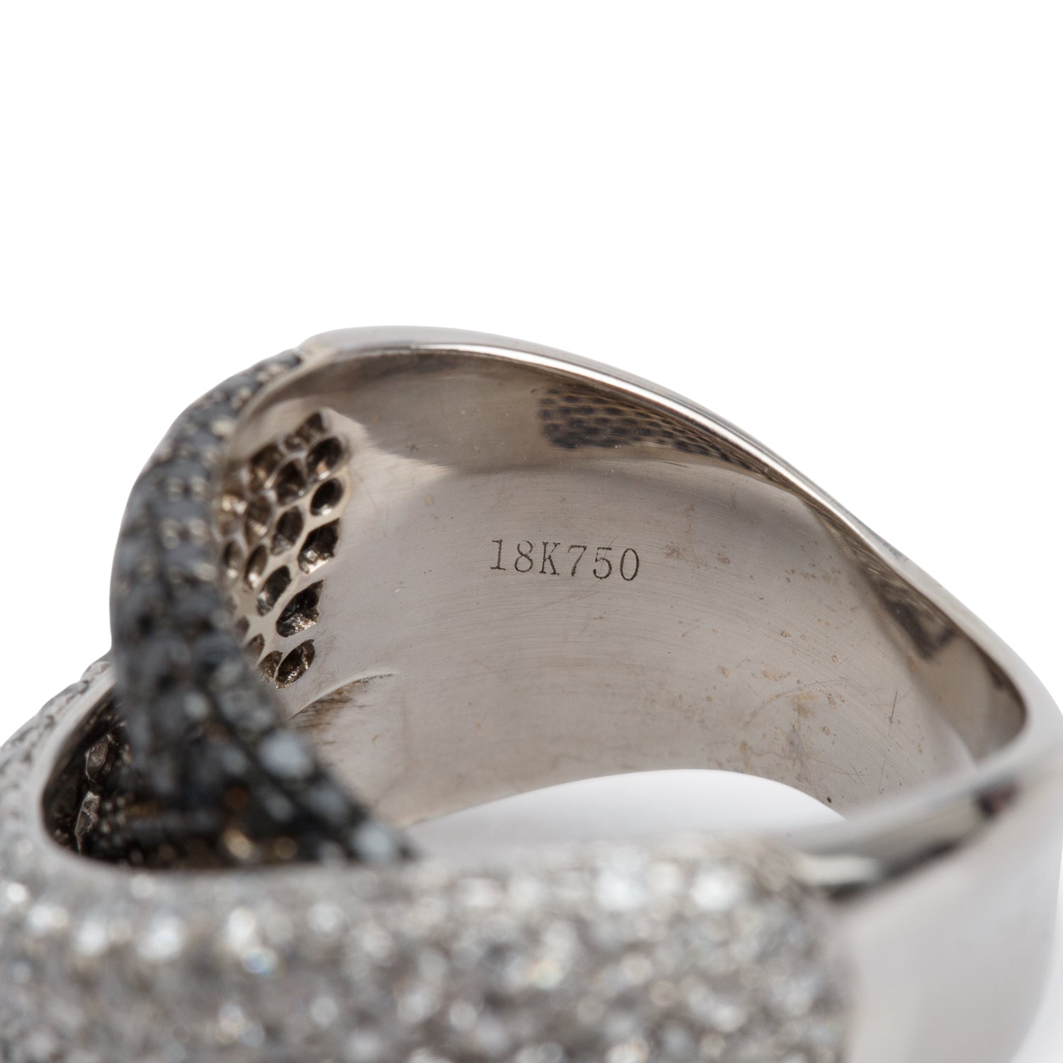Mark Lash 18k White Gold Black & White Diamond Ring, Size 7.25
