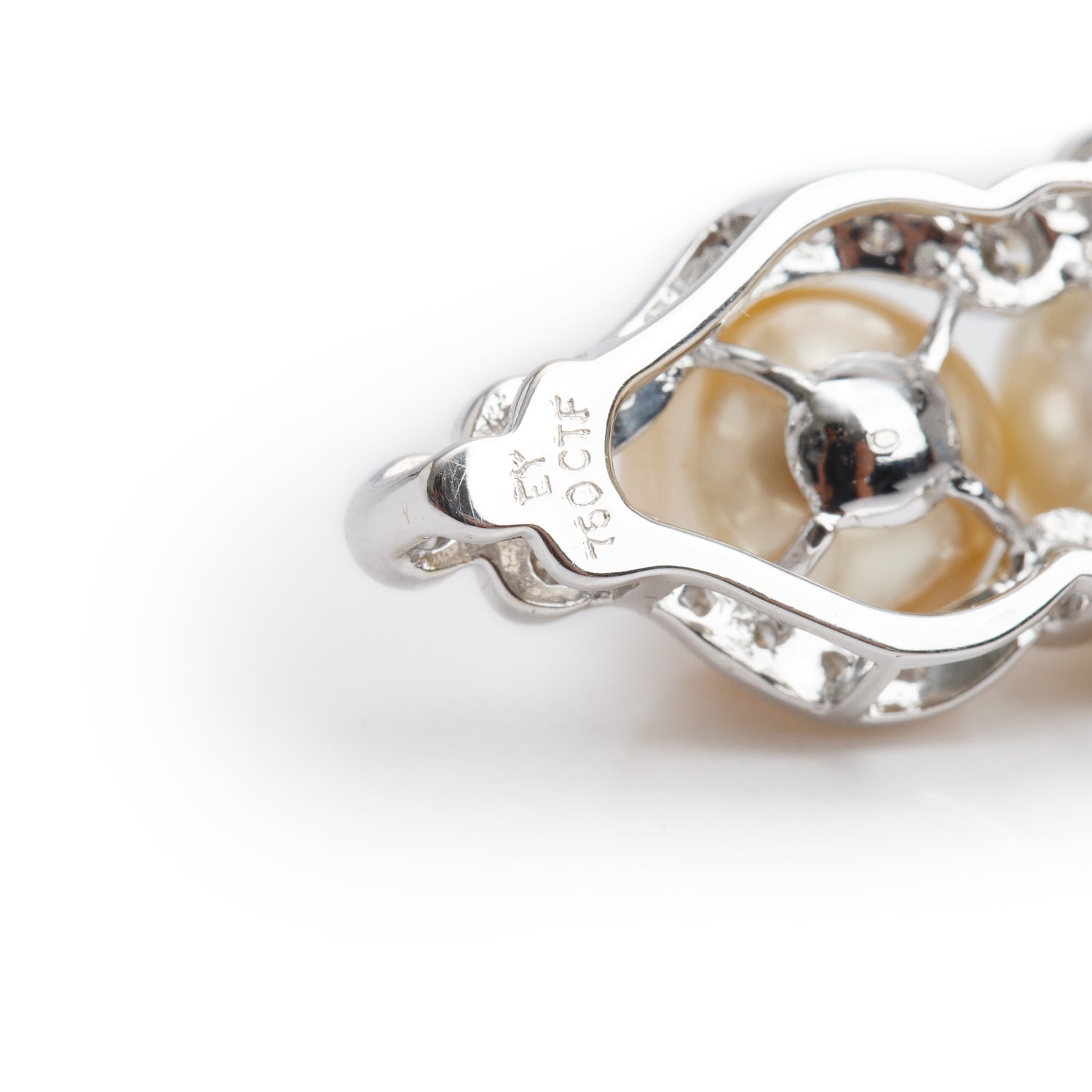 18k White Gold Diamond & South Sea Pearl Pendant