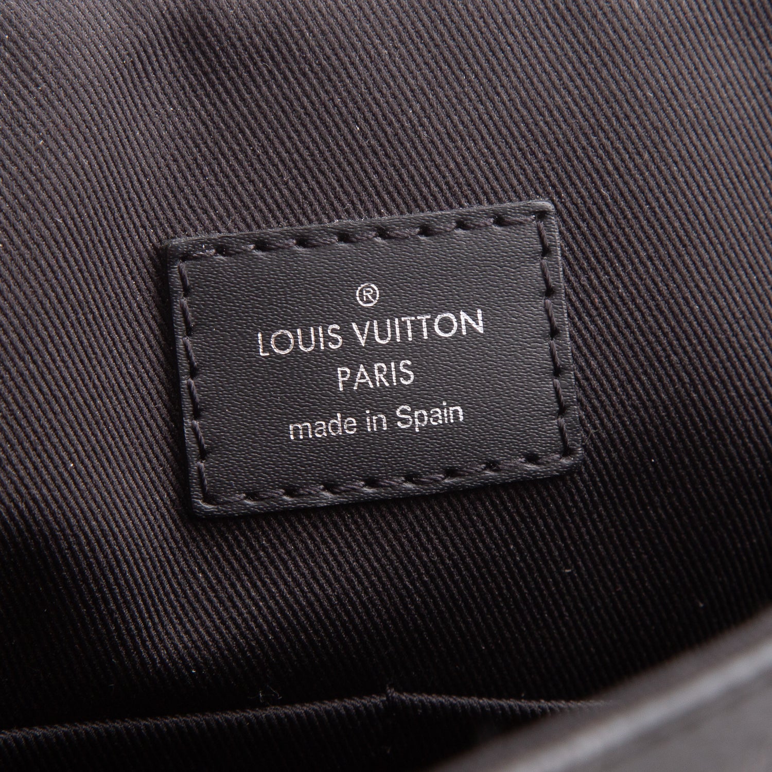 Louis Vuitton Damier Graphite District GM
