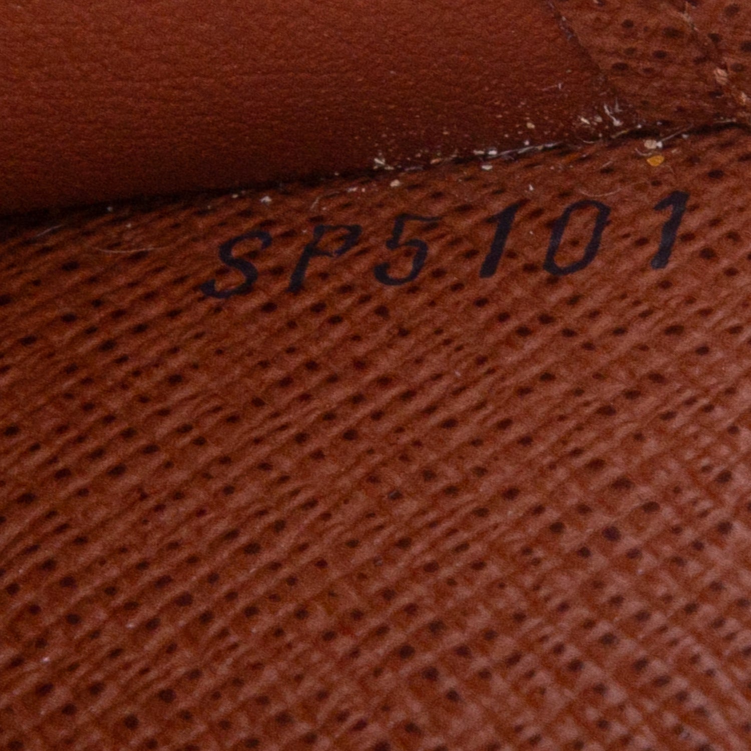 Louis Vuitton Monogram Medium Ring Agenda Cover w/ Box & Receipt