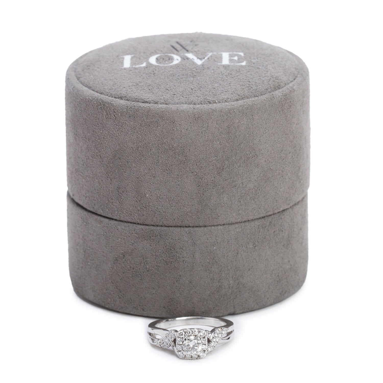 Vera Wang 14k White Gold 0.39 ct. Round Cut Diamond Engagement Ring, Size 7.5 w/ Box