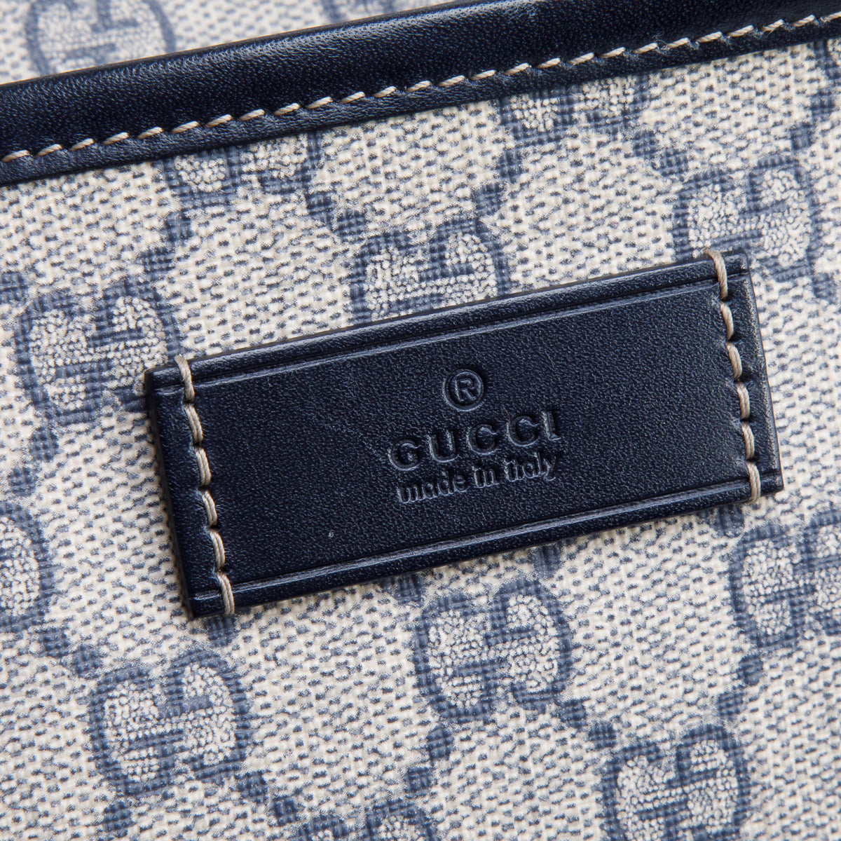 Gucci GG Supreme Monogram Medium Zippered Tote