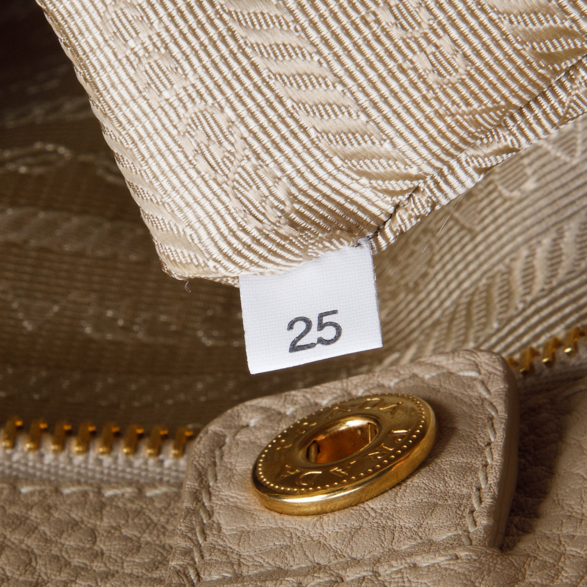 Prada Beige Vitello Daino Large Double Zip Galleria Tote w/ Authenticity Card