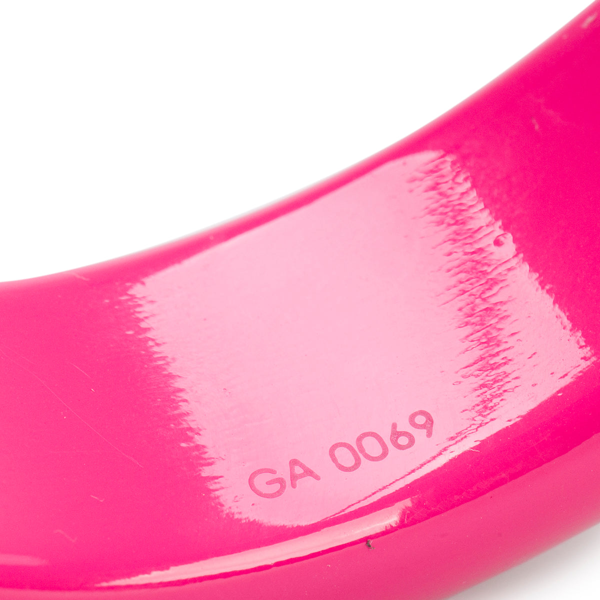Louis Vuitton Pink Lacquer & Wood Leomonogram Bangle