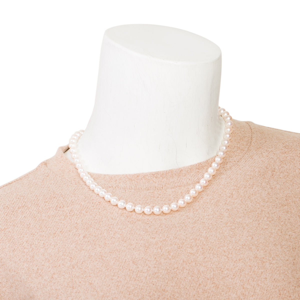 Tiffany & Co. 18k White Gold Signature 7 MM Cultured Pearl Necklace w/ Box