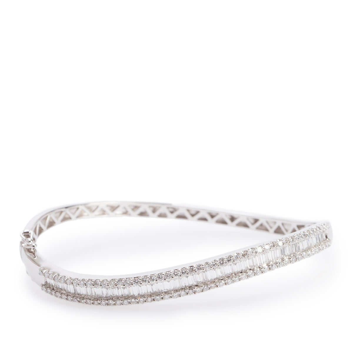 18k White Gold 2.76 tcw. Diamond Hinged Twisted Bangle Bracelet