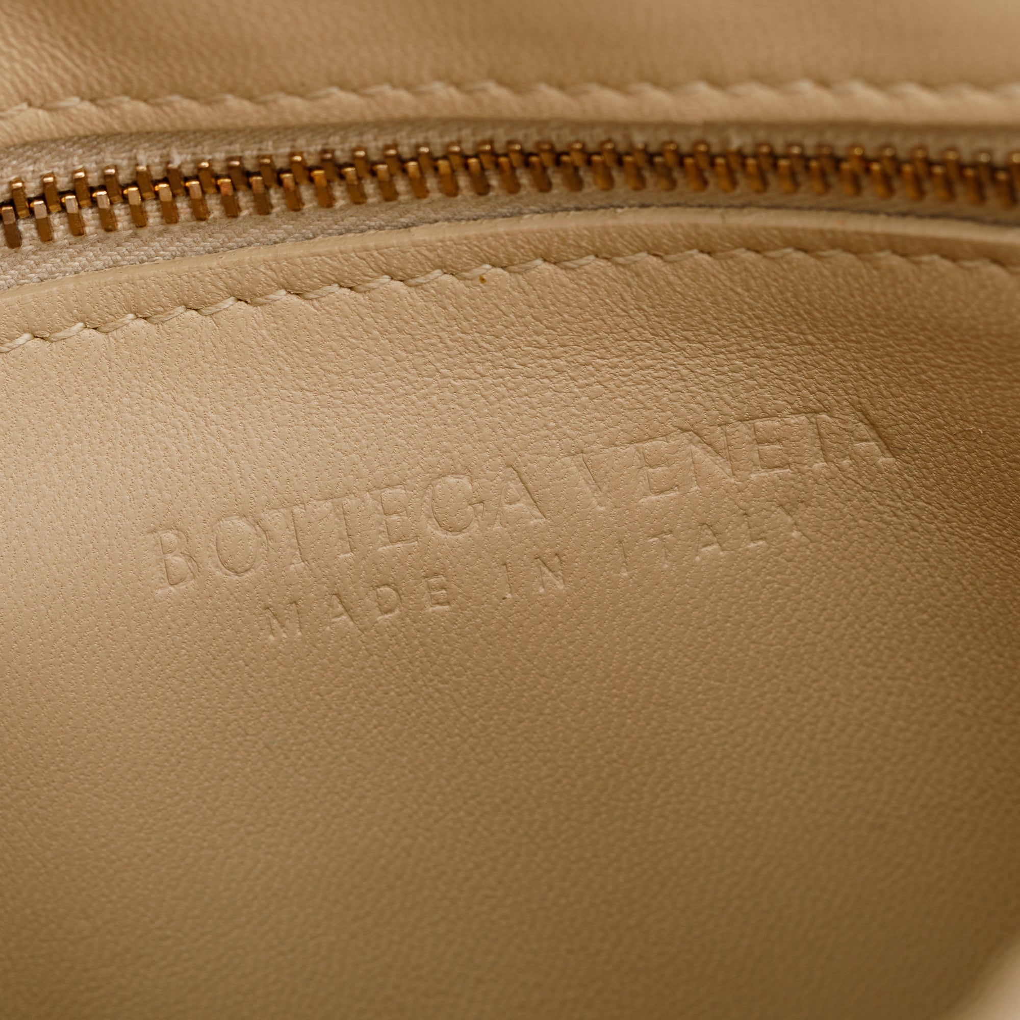 Bottega Veneta Beige Lambskin Leather Classic Padded Cassette Bag
