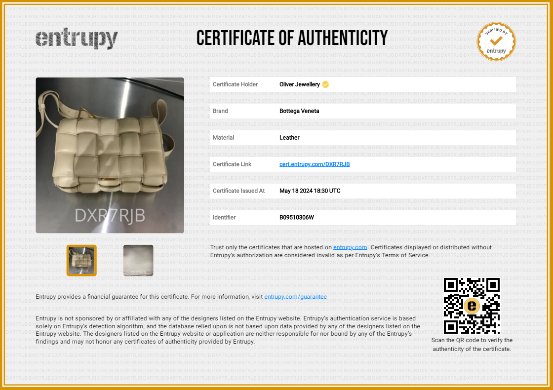 Bottega Veneta Beige Lambskin Leather Classic Padded Cassette Bag