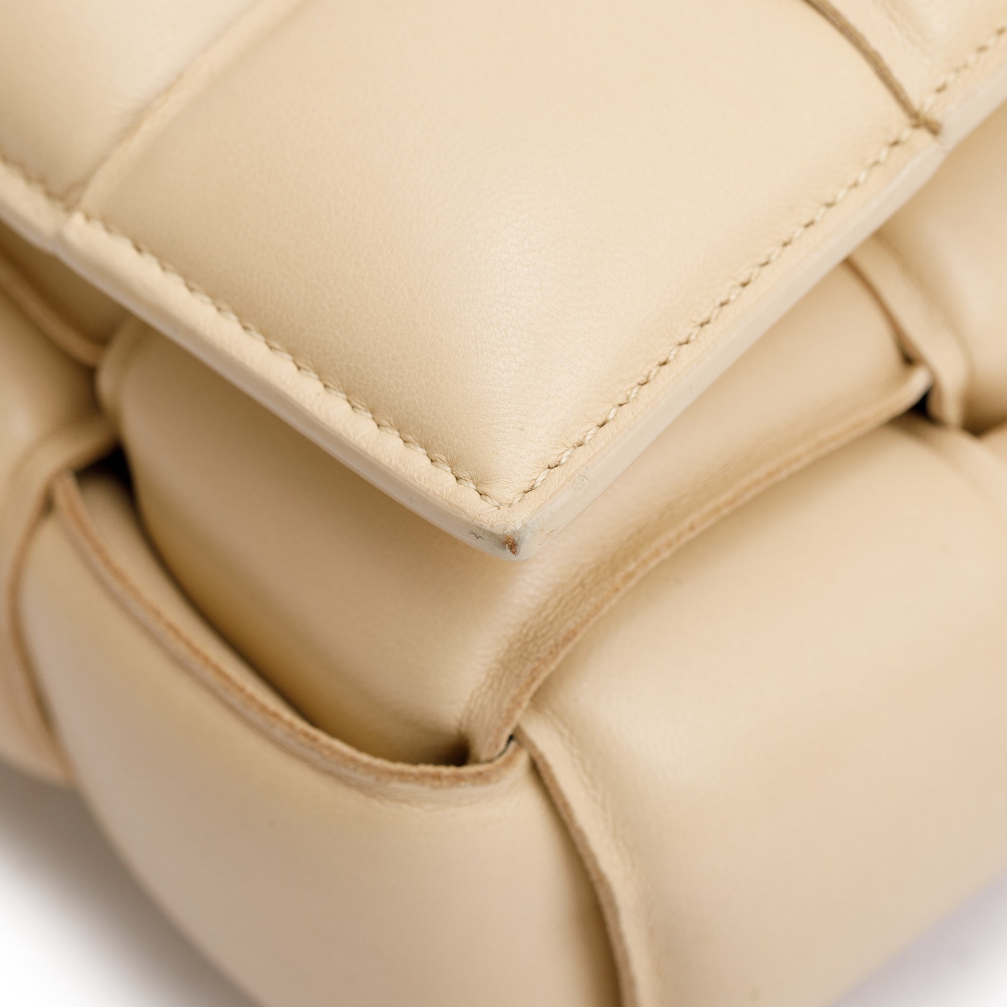 Bottega Veneta Beige Lambskin Leather Classic Padded Cassette Bag