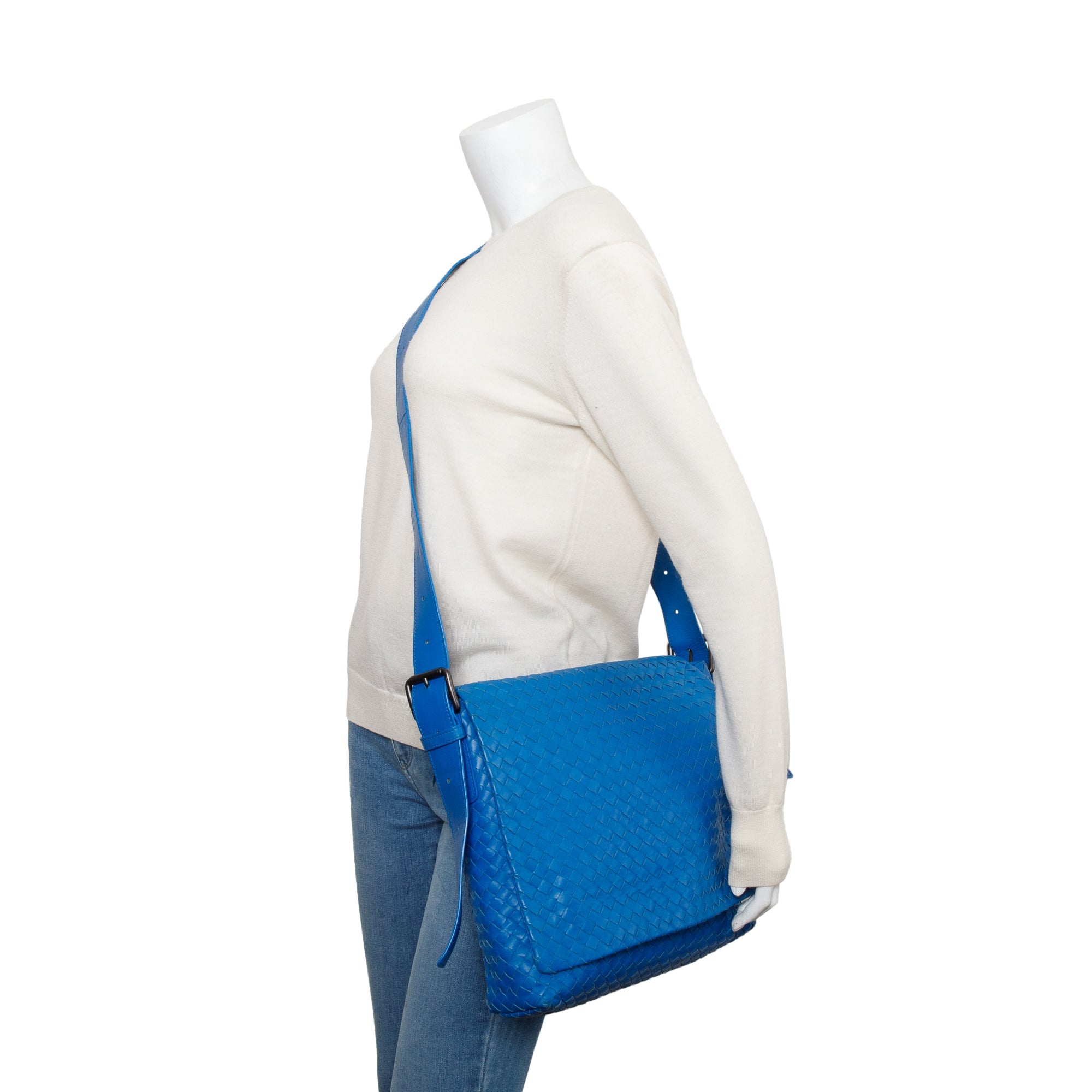 Bottega Veneta Blue Intrecciato Leather Large Cobble Messenger Bag