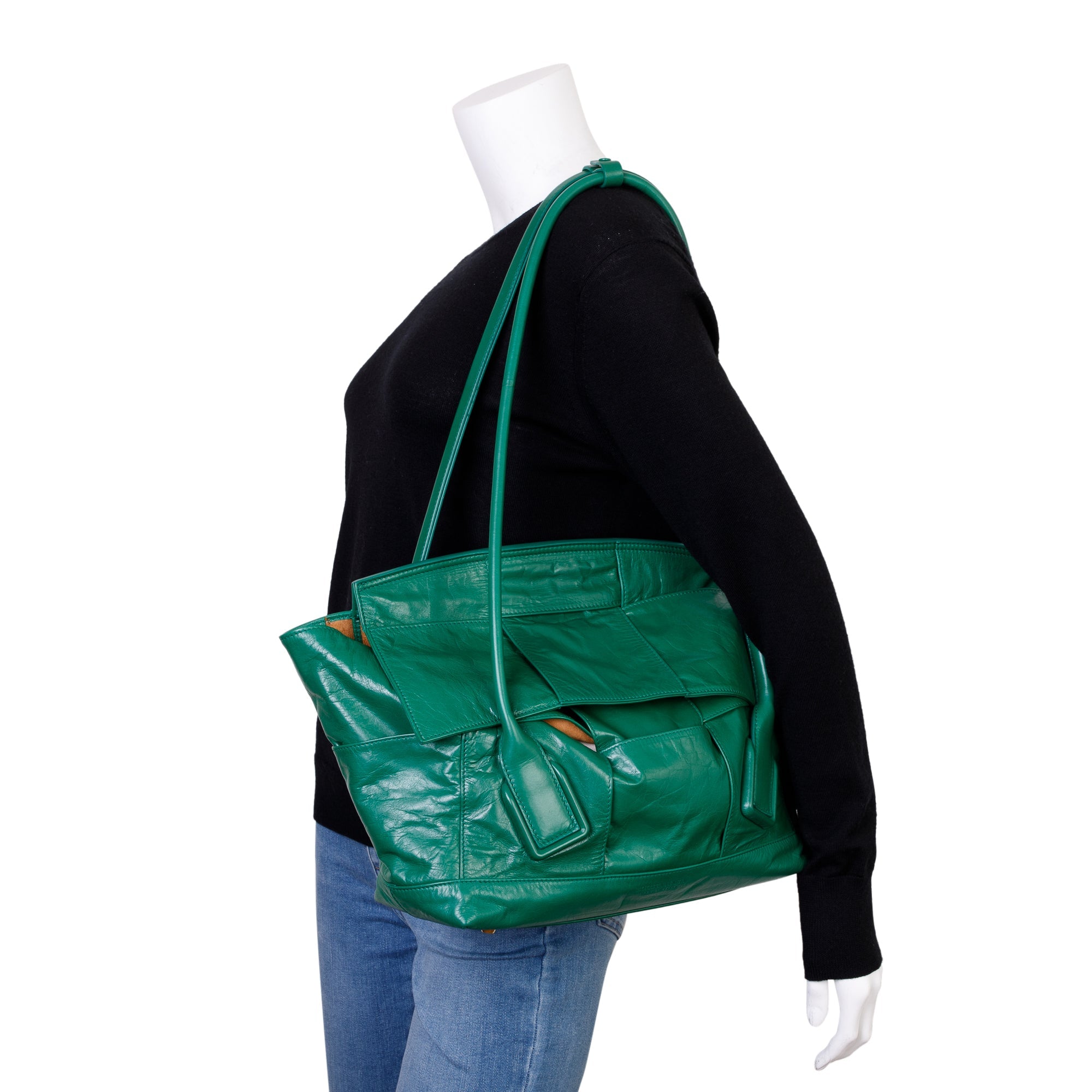 Bottega Veneta Green Maxi Intrecciato Leather Medium Arco Slouch Bag