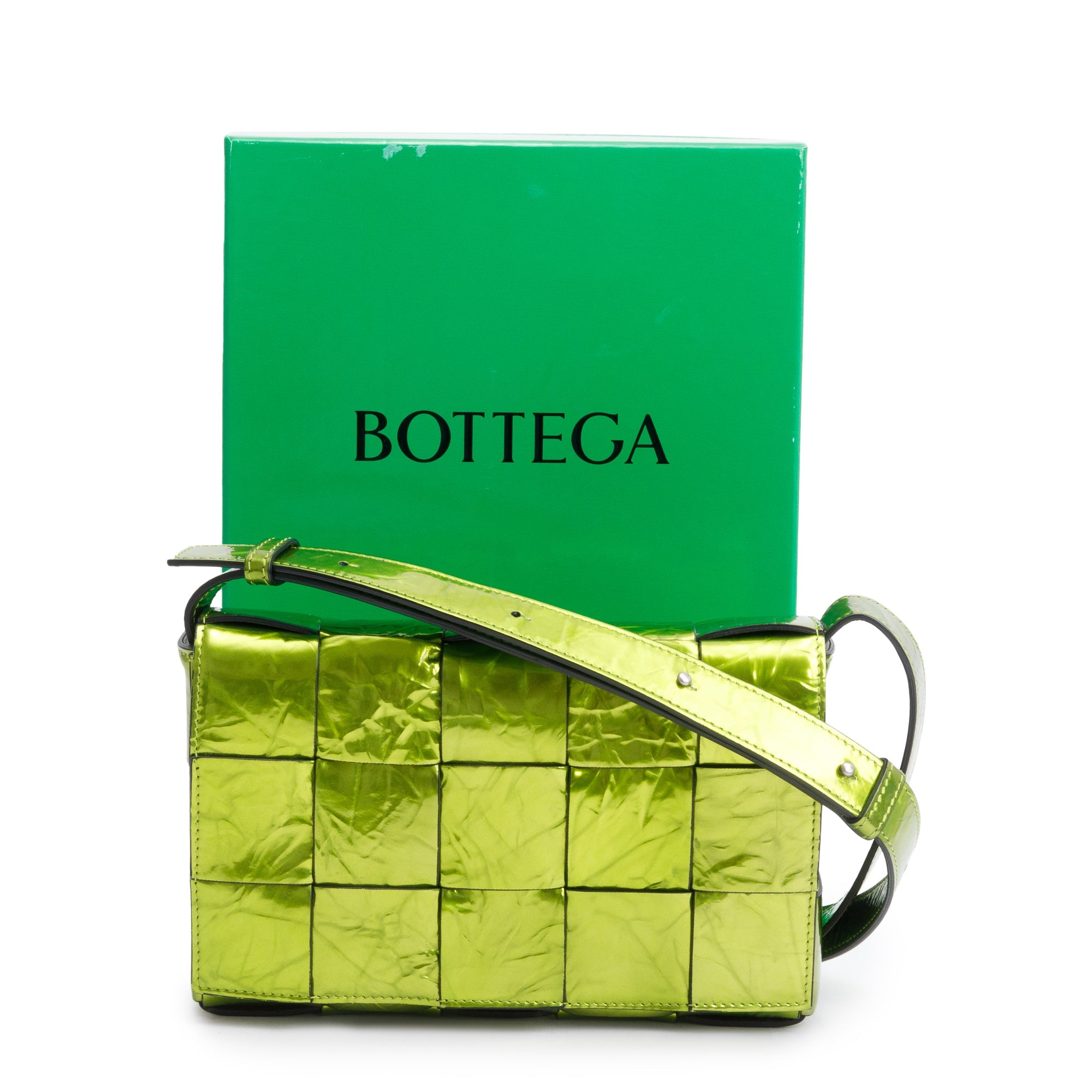 Bottega Veneta Green Metallic Crushed Calfskin Maxi Intrecciato Leather Cassette Bag w/ Box