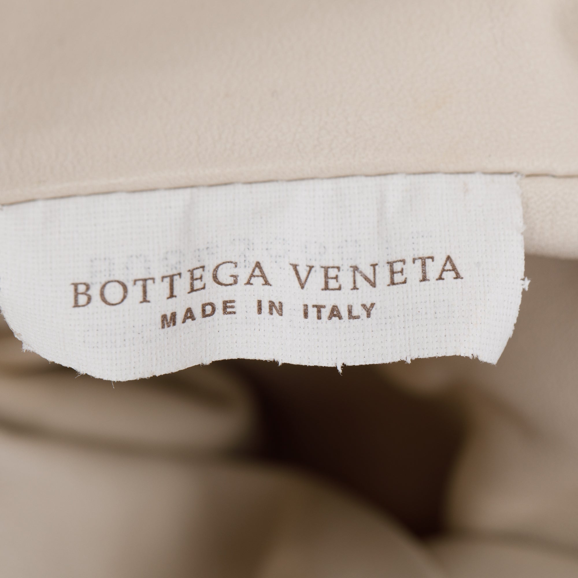 Bottega Veneta White Calfskin Leather The Classic Large Pouch w/ Box