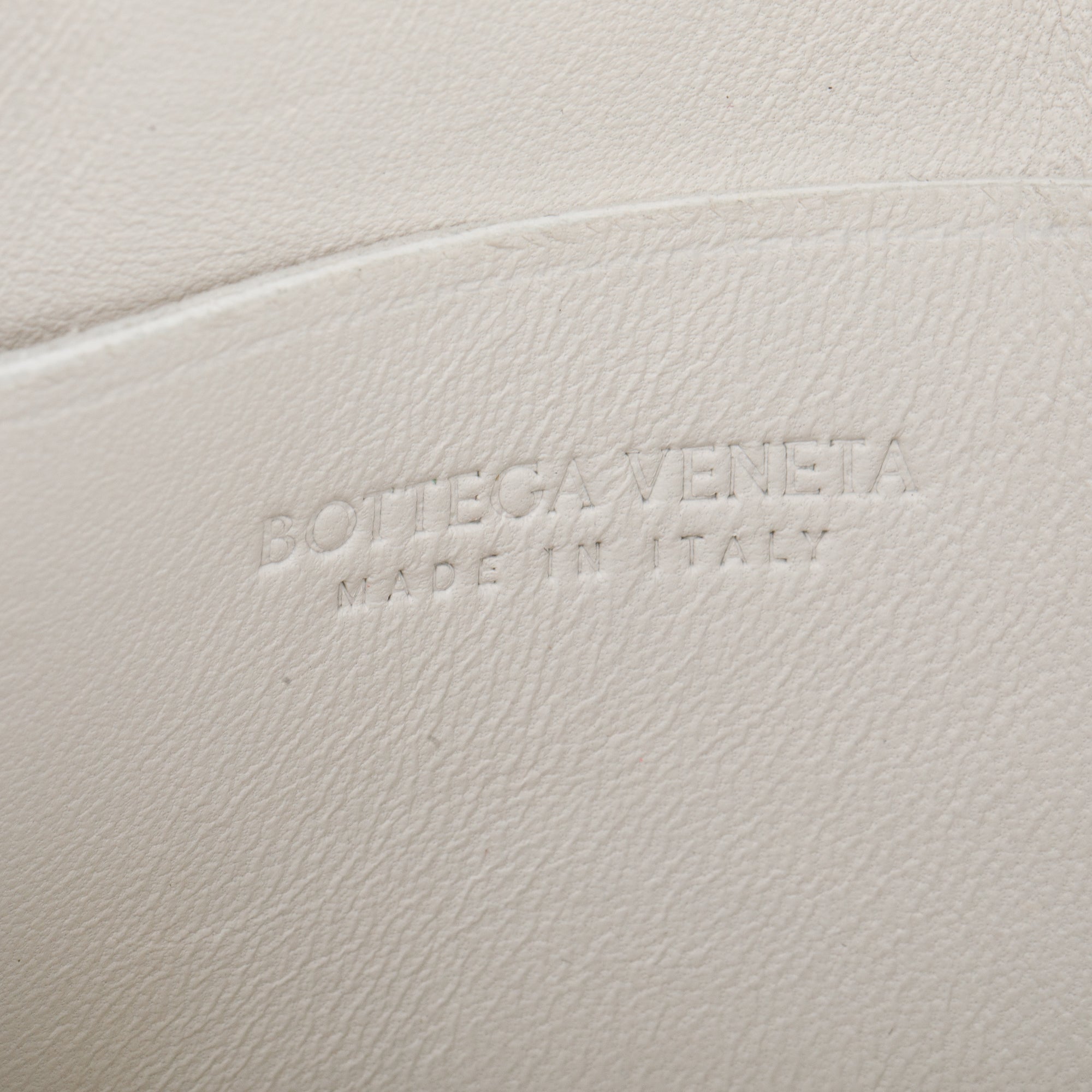 Bottega Venetaen White Maxi Intrecciato Leather Extra Mini Cassette Flap Bag