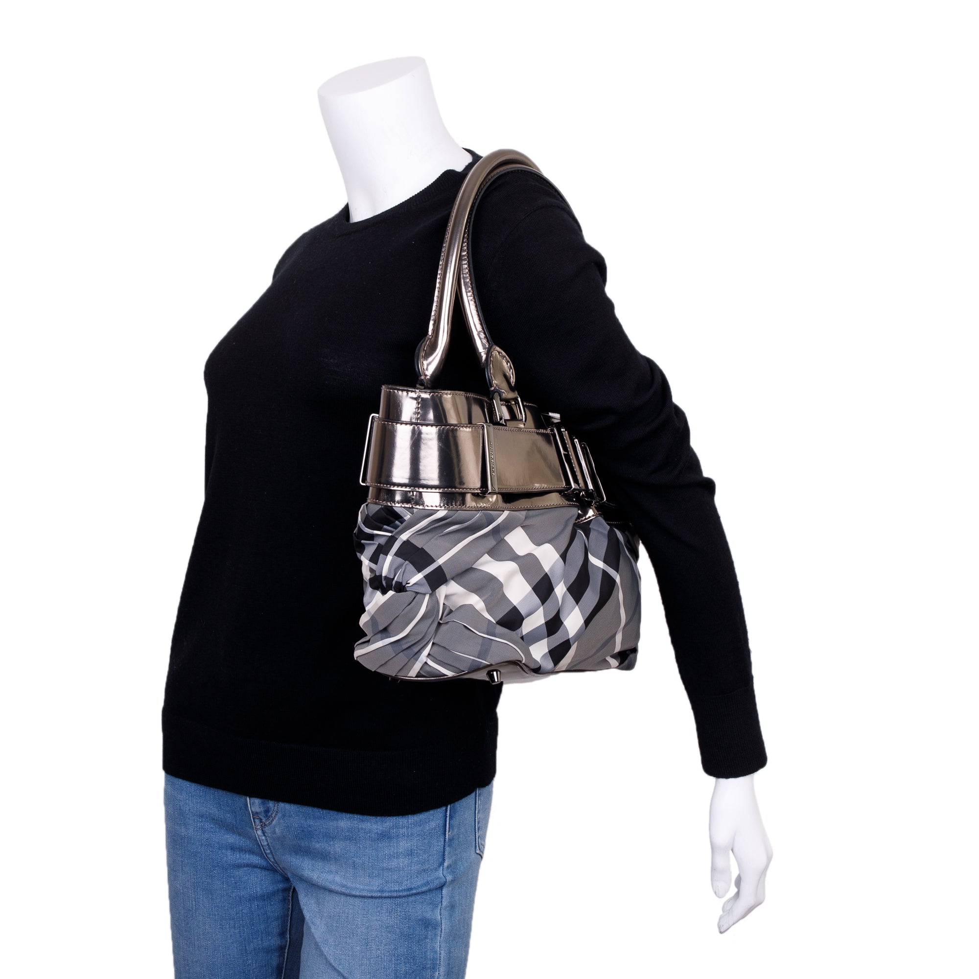 Burberry Metallic Grey Patent Leather Trim Beat Check Nylon Easton Landscape Bag