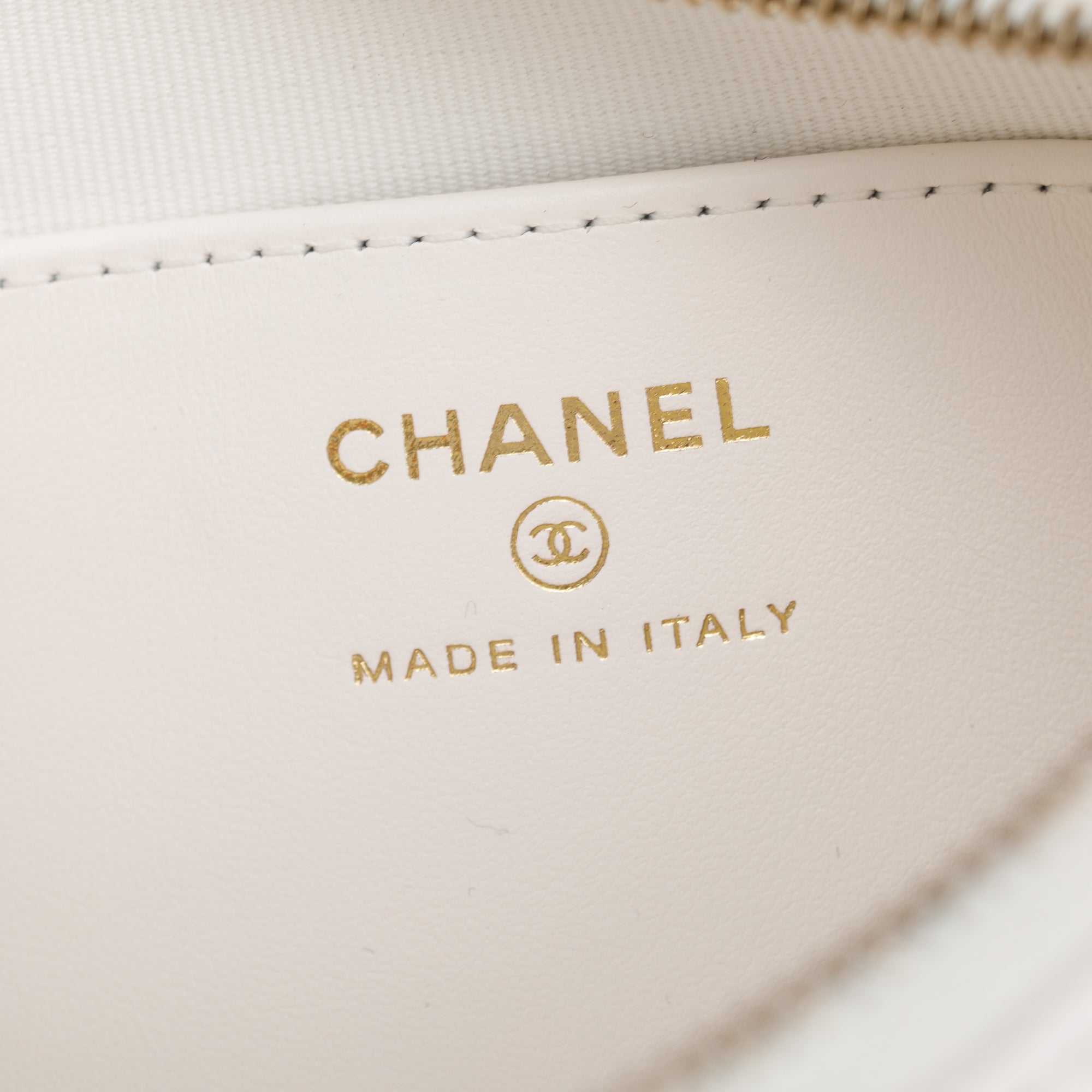 Chanel 2023 White Calfskin Leather Small 19 Hobo w/ Box