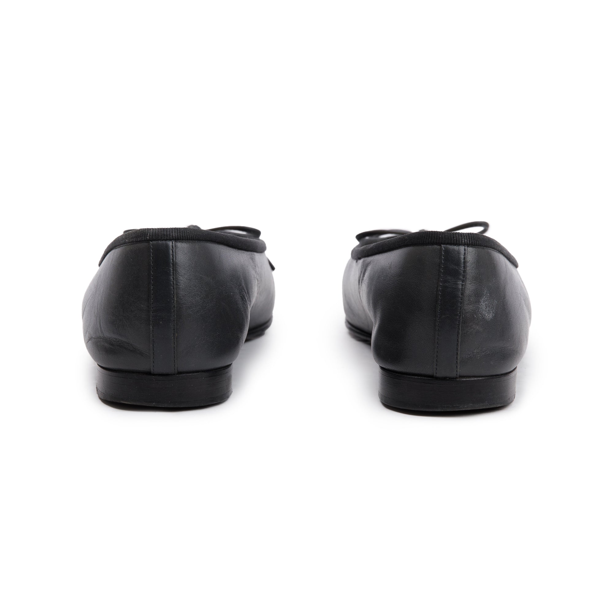 Chanel Black Lambskin Leather Interlocking CC Logo Flats, Size 40.5 w/ Box