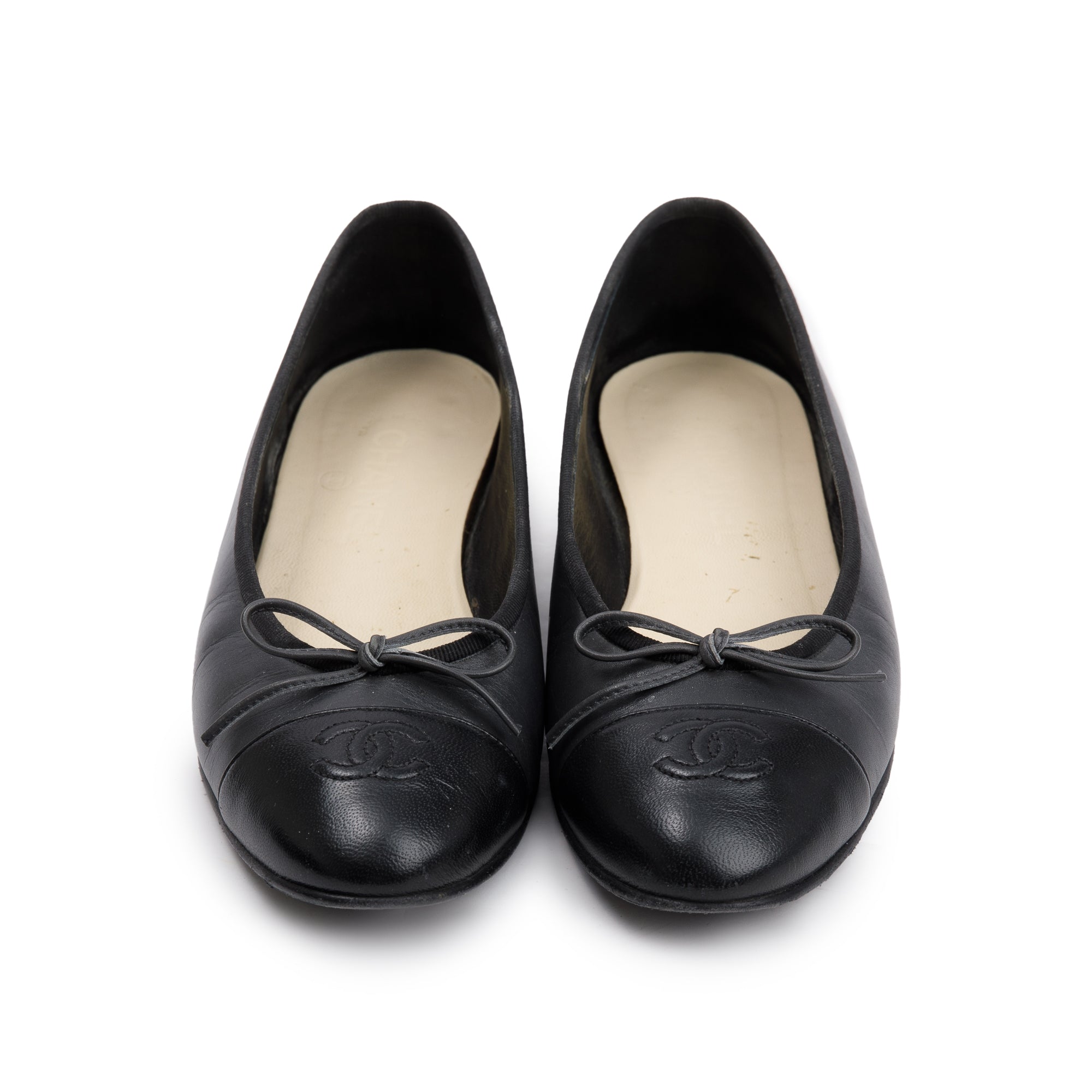 Chanel Black Lambskin Leather Interlocking CC Logo Flats, Size 40.5 w/ Box