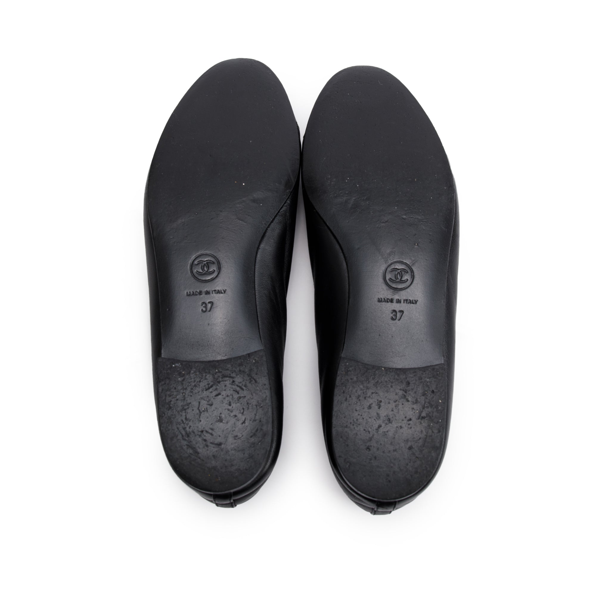 Chanel Black Lambskin/ Patent Leather Interlocking CC Logo Bow Flats, Size 37