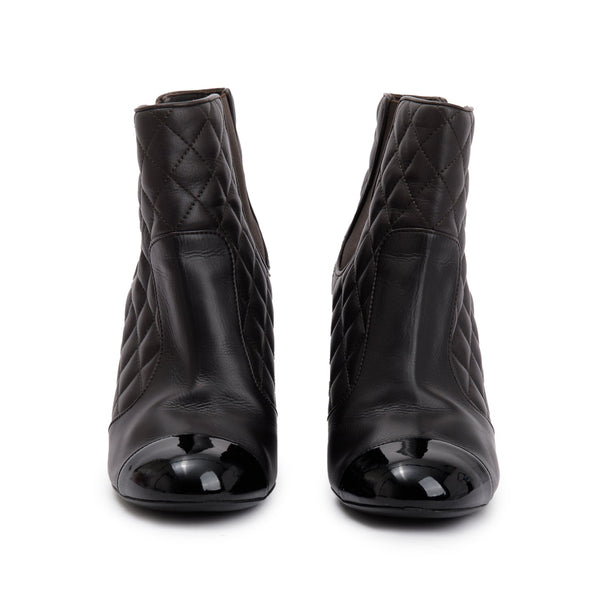Chanel Brown Quilted Leather Interlocking CC Logo Chelsea Boots