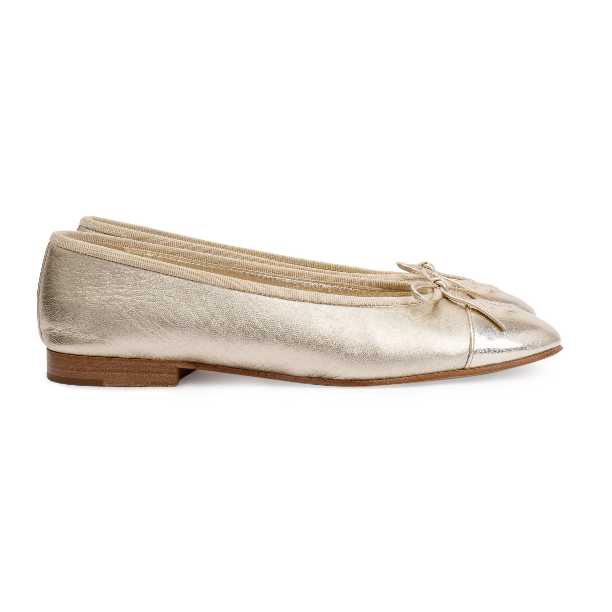 Chanel Gold Lambskin Interlocking CC Logo Flats, Size 38 w/ box