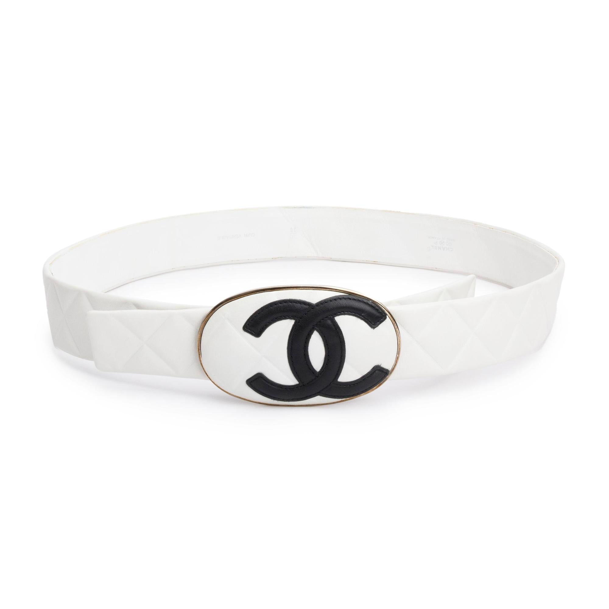 CHANEL ホワイト ラバーベルト Chanel White Quilted Lambskin Leather Interlocking CC Logo Oval