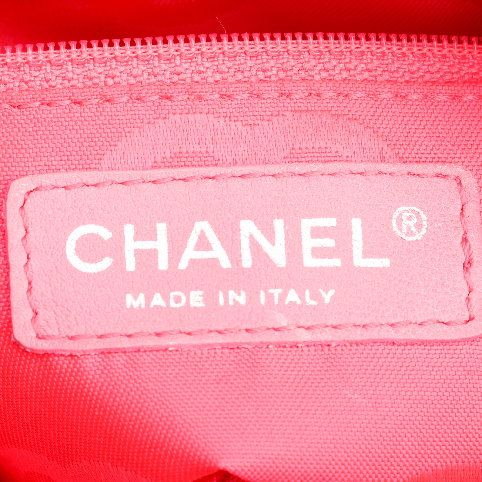 Chanel White/Black Calfskin Leather Ligne Cambon Pochette